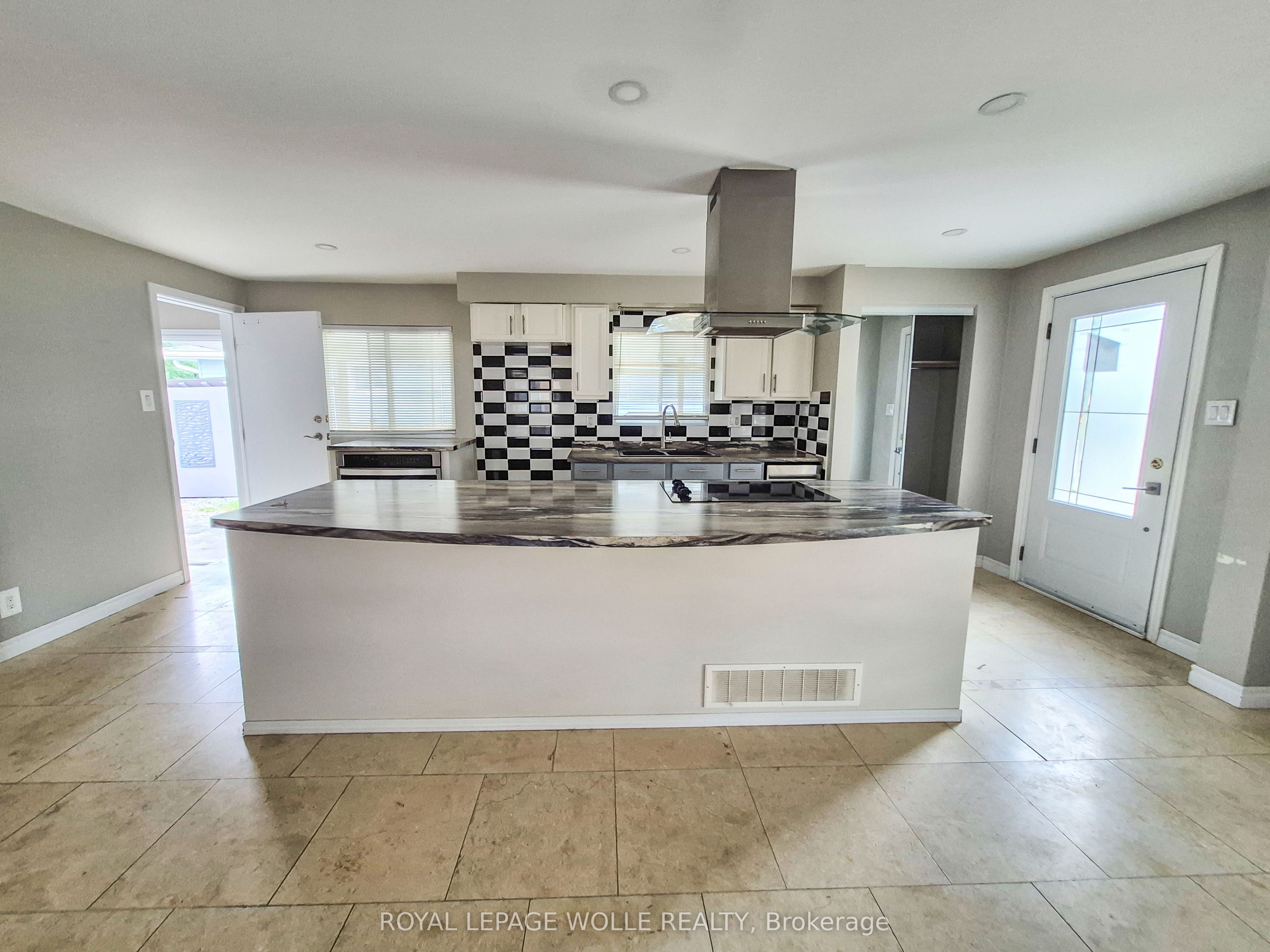 154 Appalachian Crescent Property Photo 8
