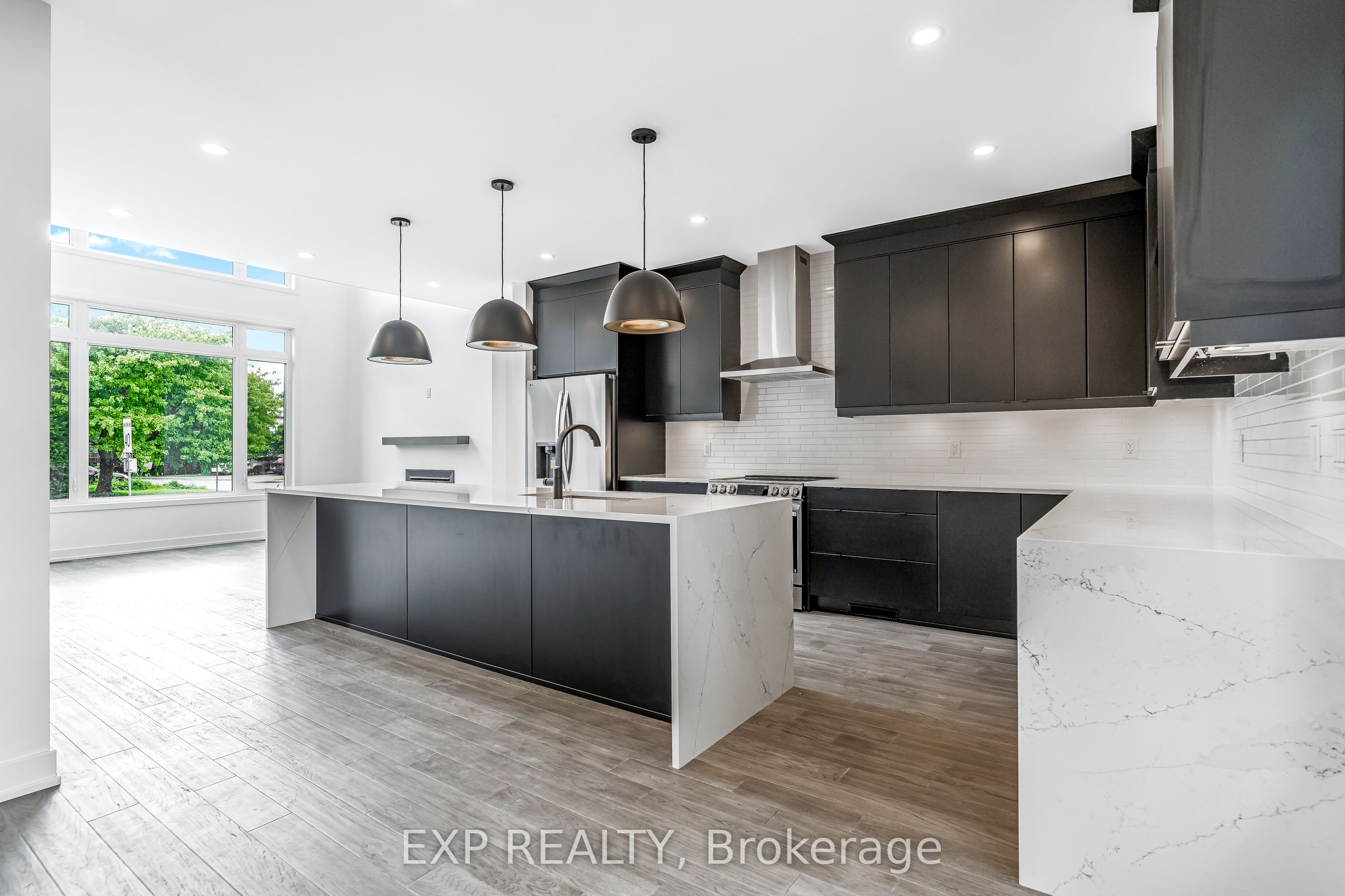 489 Duvernay Drive Property Photo 10