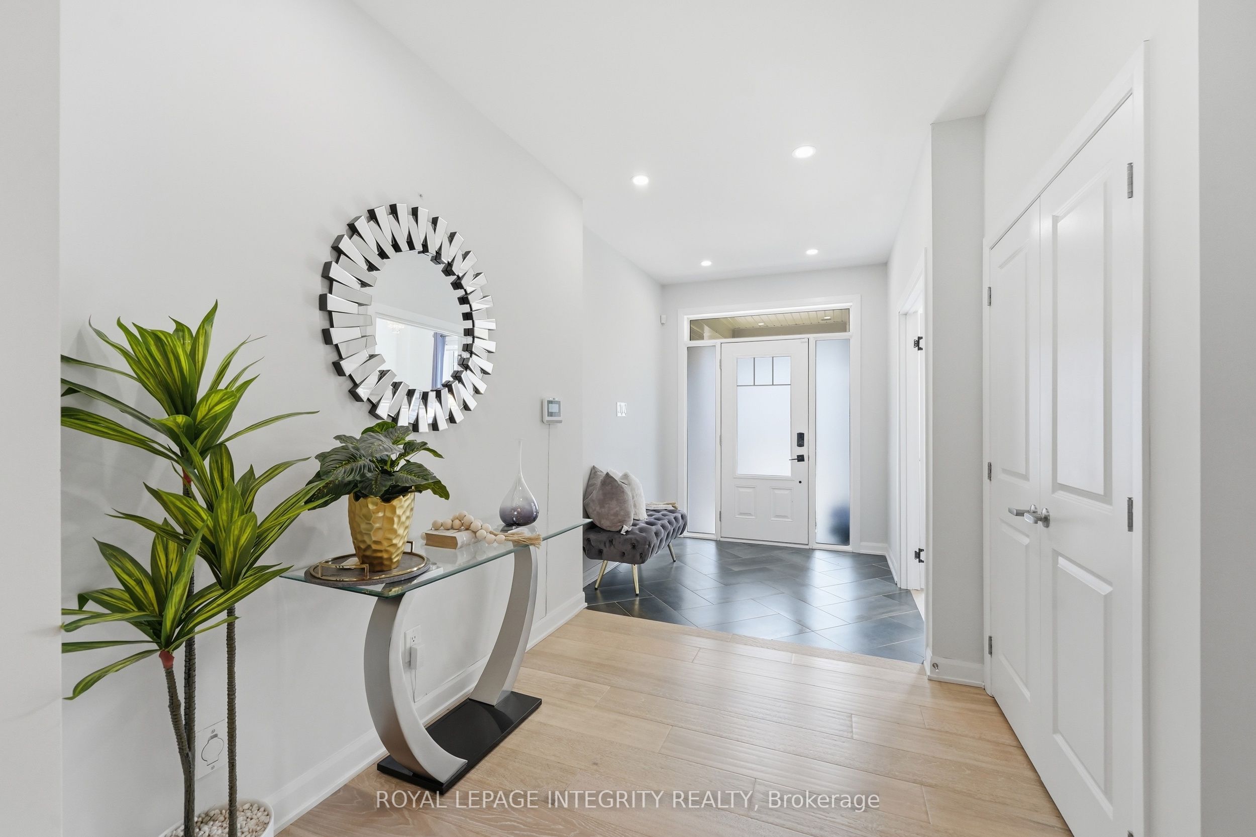 90 Coco Place Property Photo 4