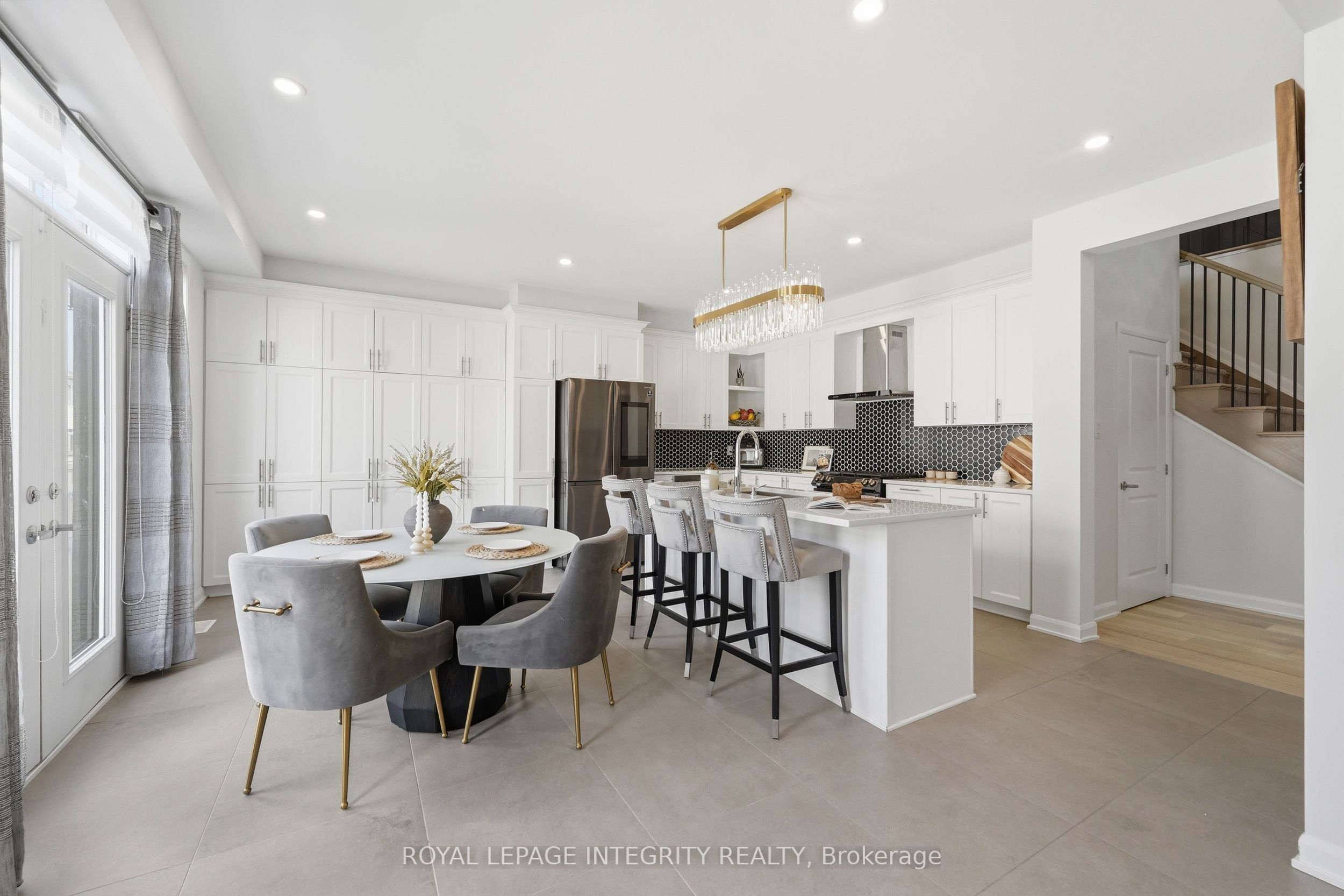 90 Coco Place Property Photo 18