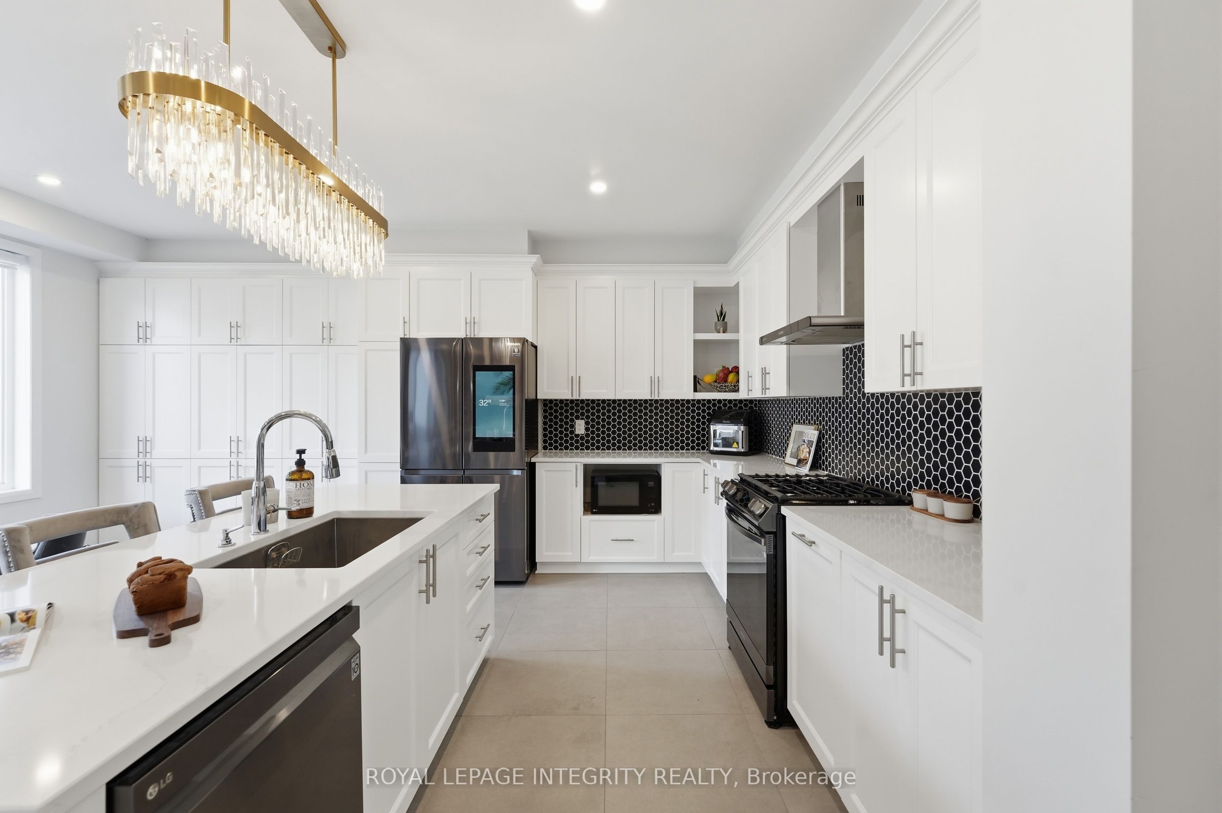 90 Coco Place Property Photo 21