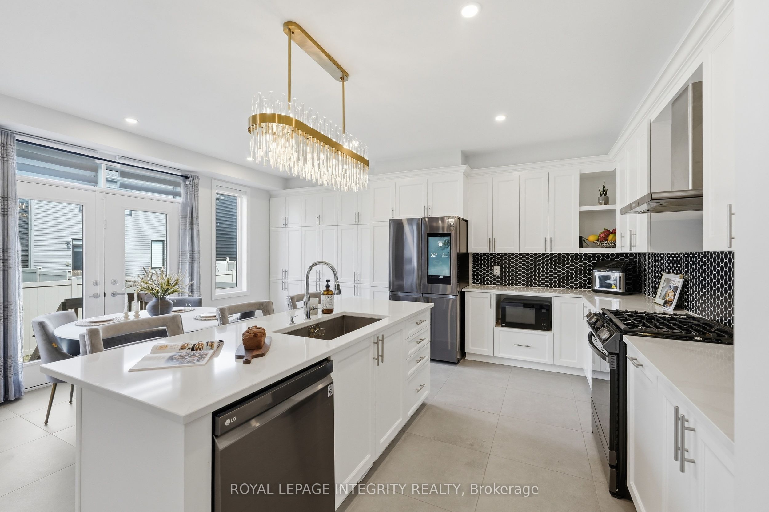 90 Coco Place Property Photo 22