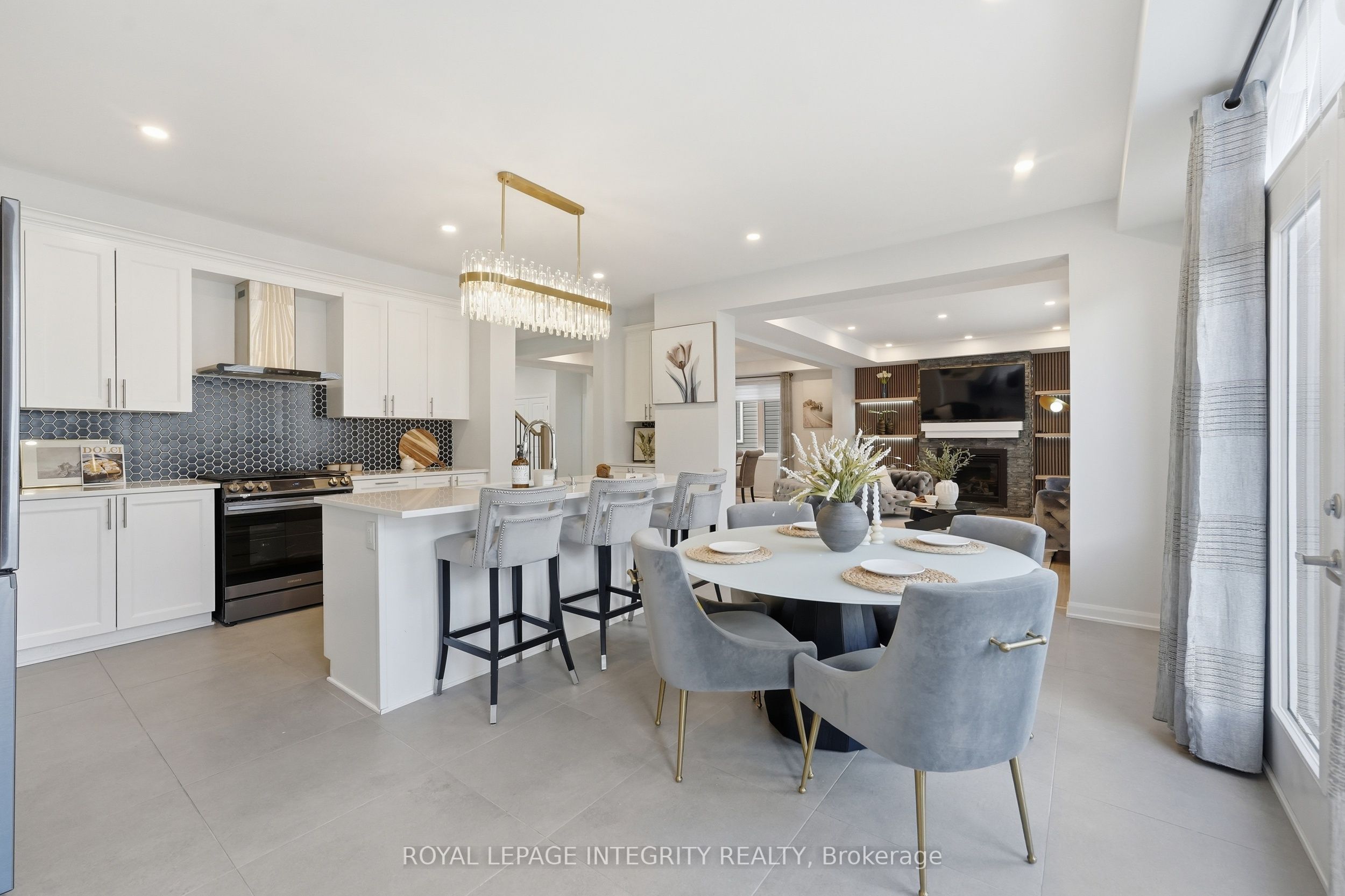 90 Coco Place Property Photo 25