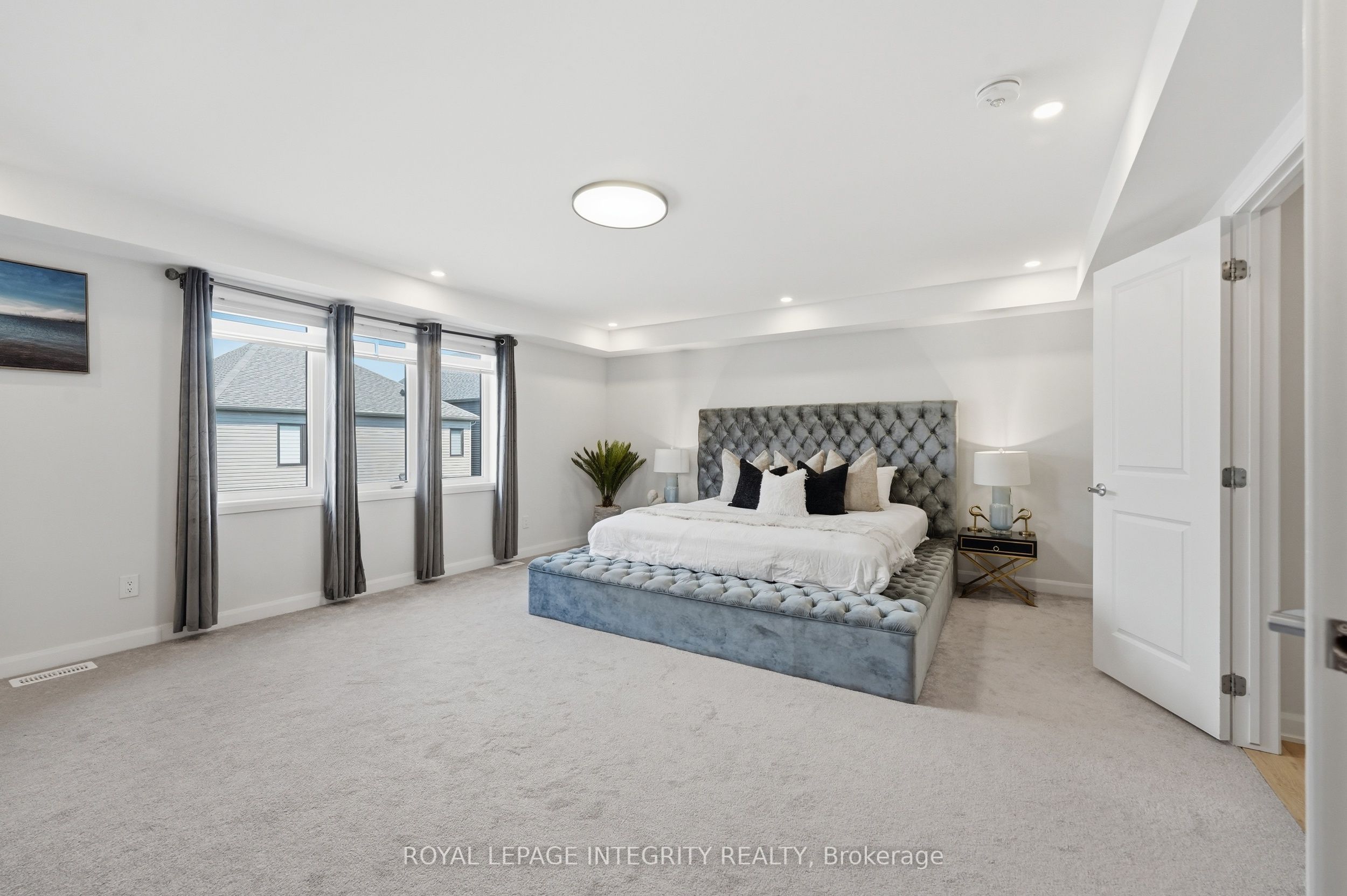 90 Coco Place Property Photo 32