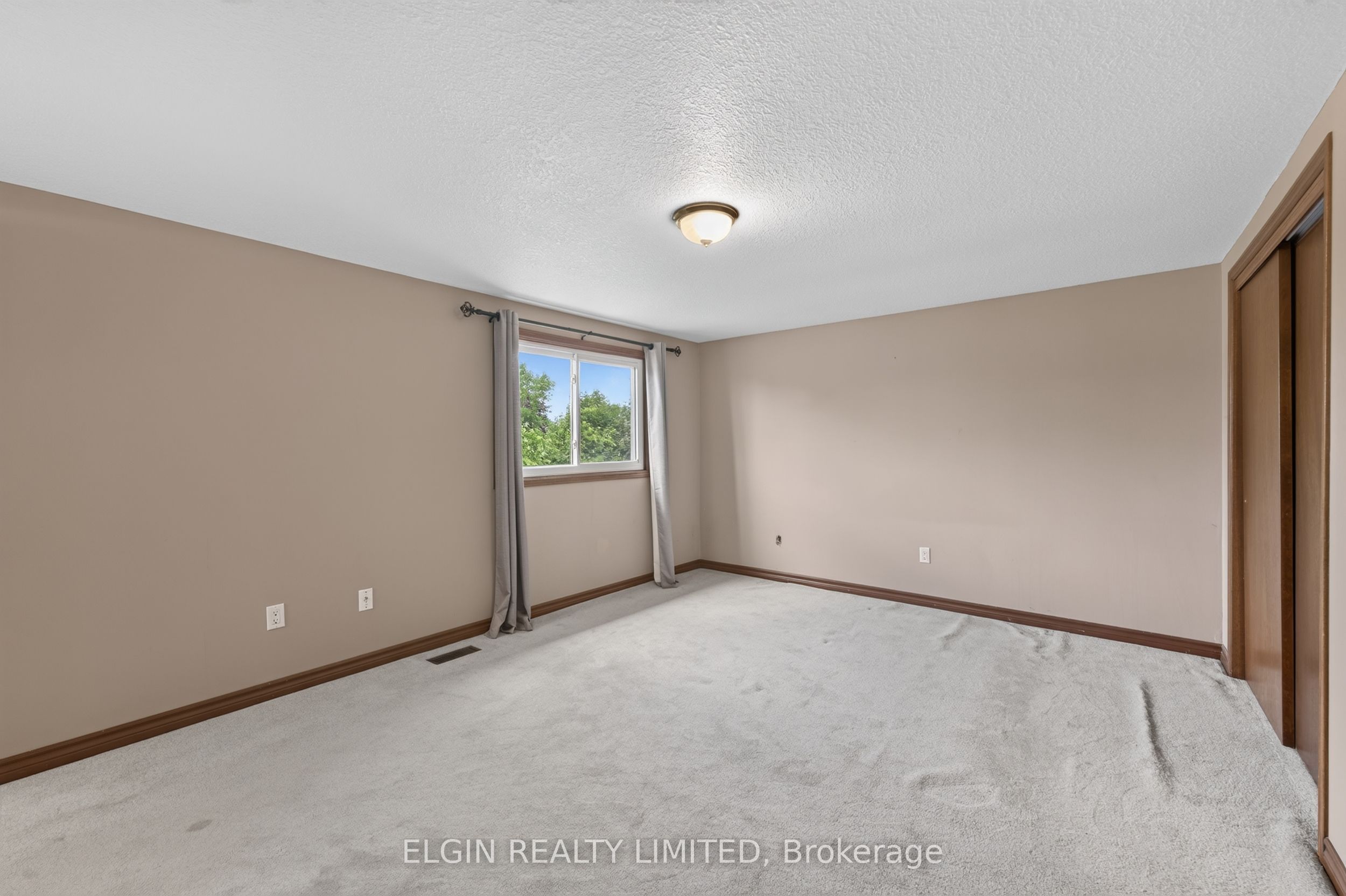 41 Luton Crescent Property Photo 26