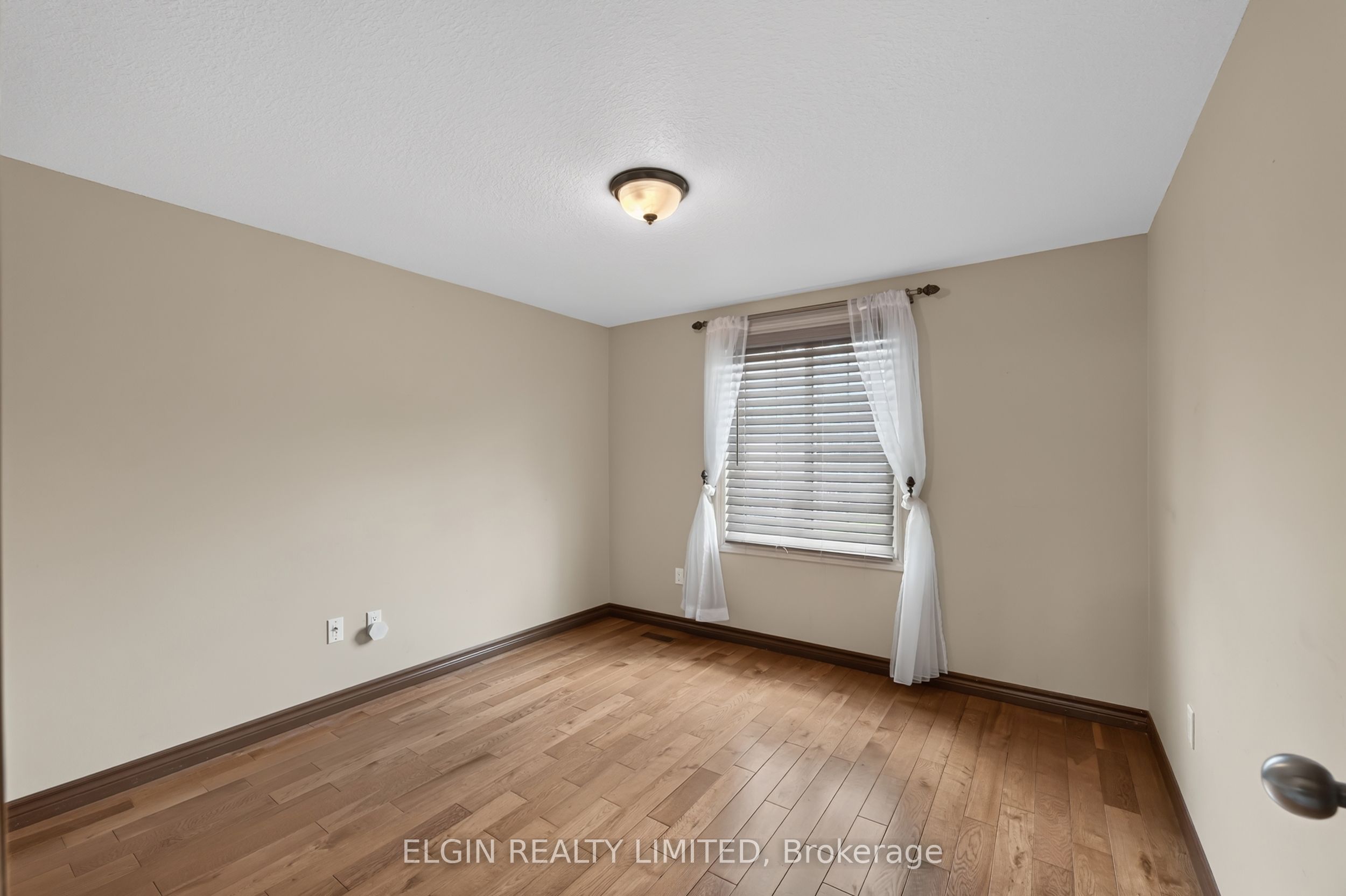 41 Luton Crescent Property Photo 33