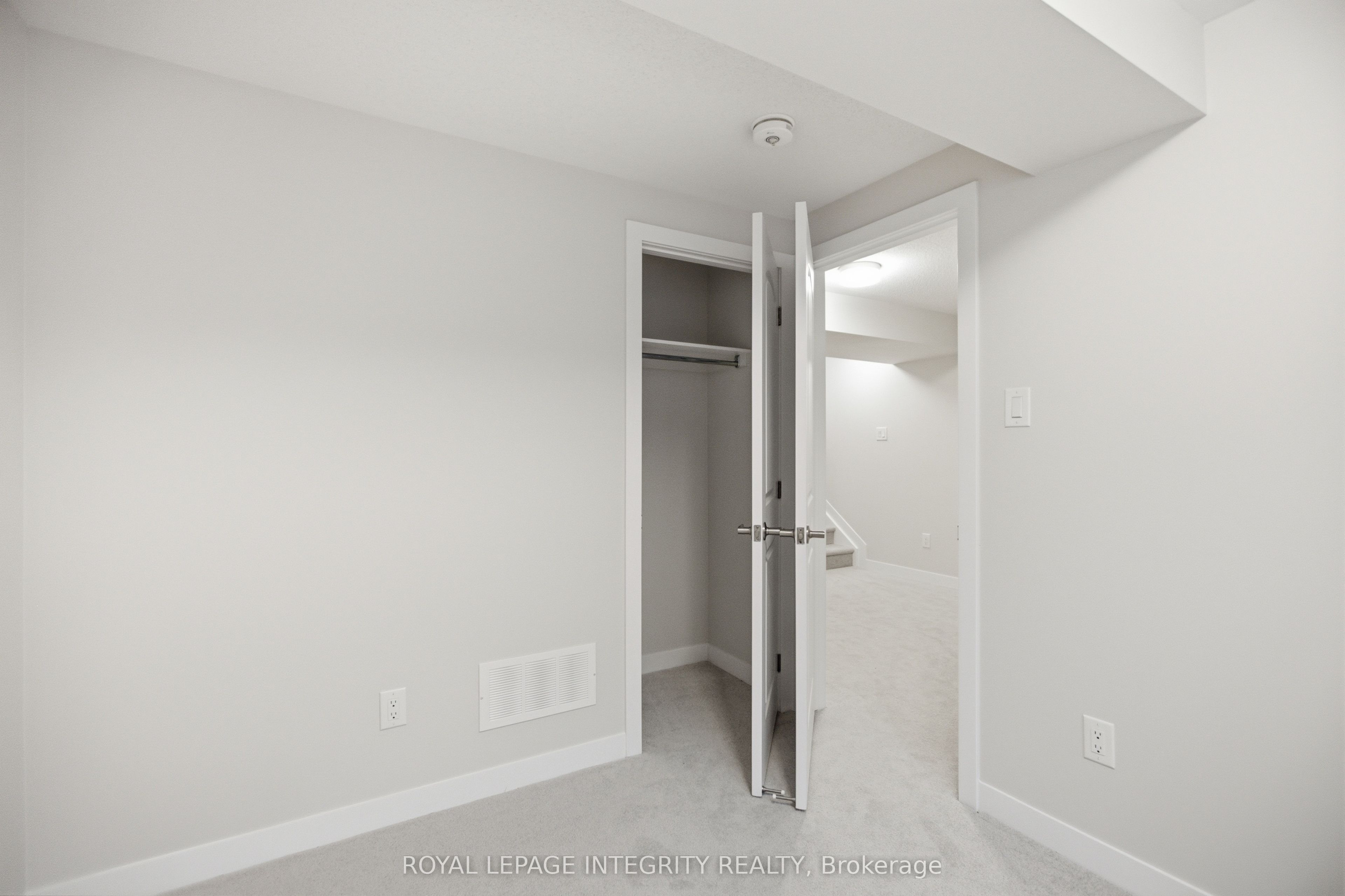 735 Haflinger Row Property Photo 25