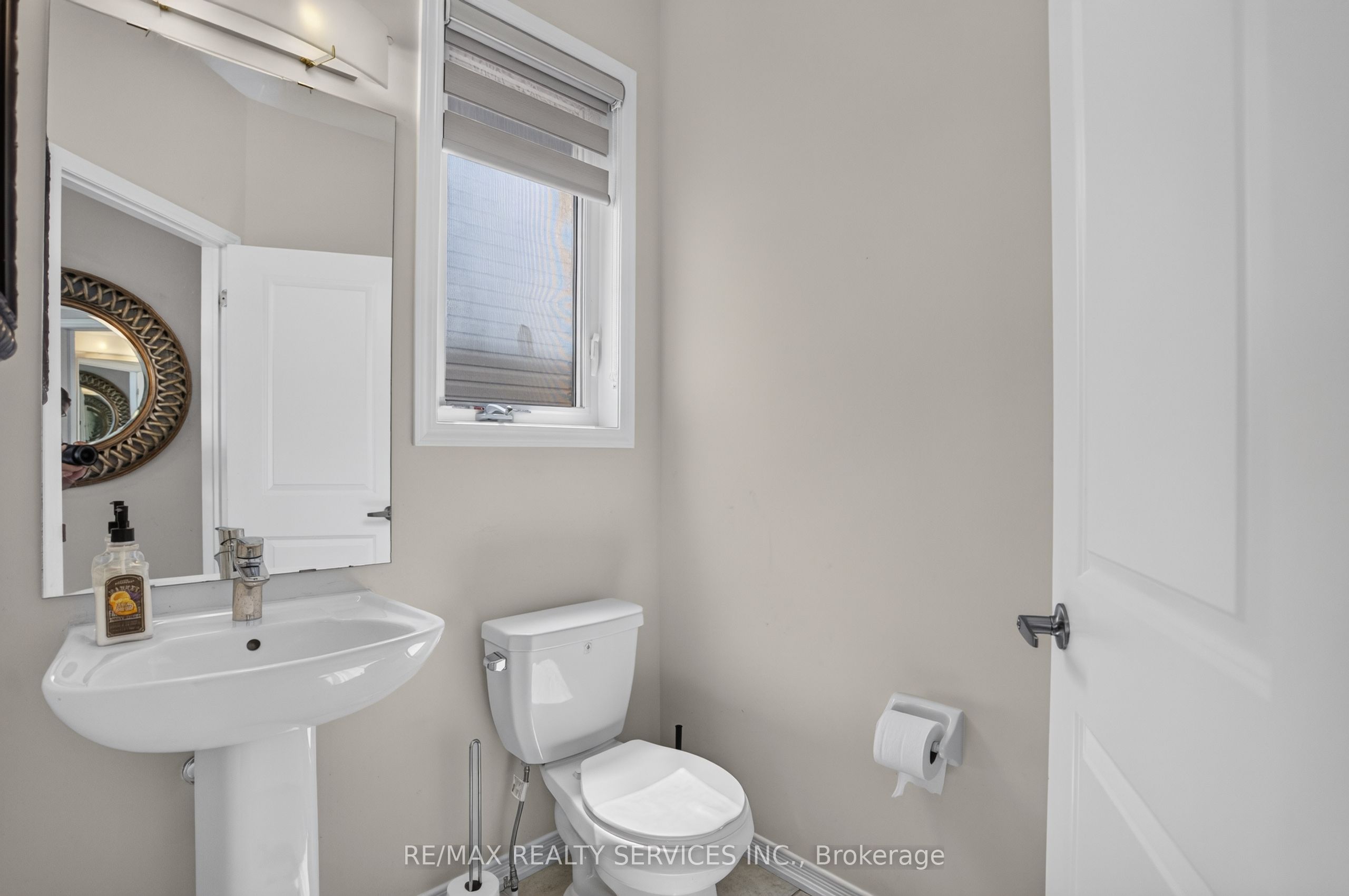 8 Munro Circle Property Photo 6