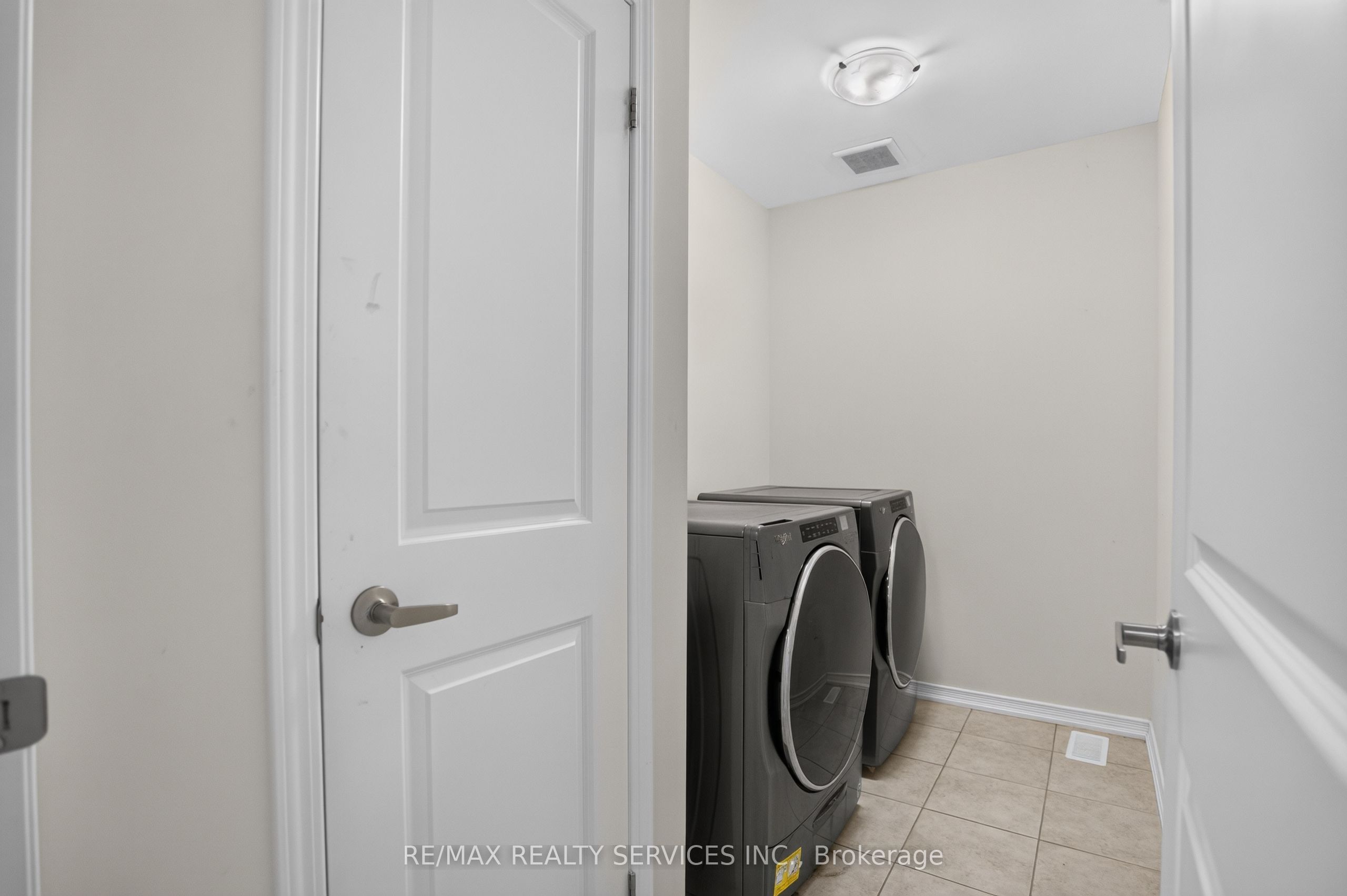 8 Munro Circle Property Photo 24