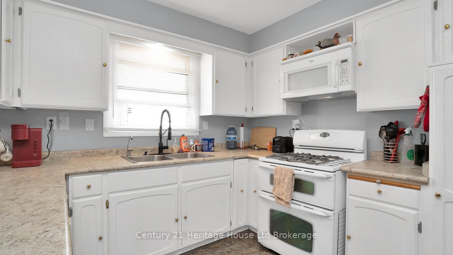 117 Wonham Street S Property Photo 10