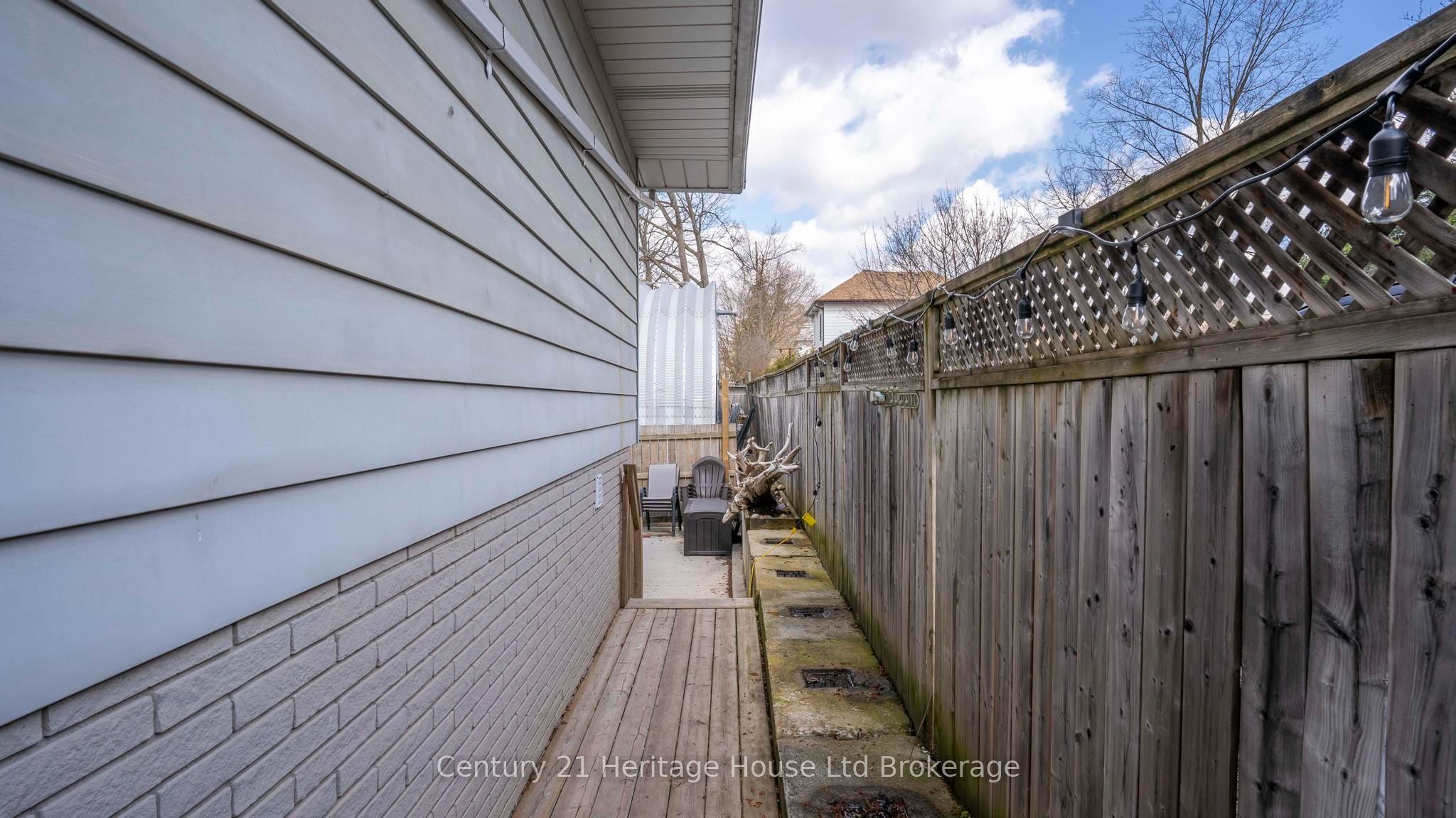 117 Wonham Street S Property Photo 20