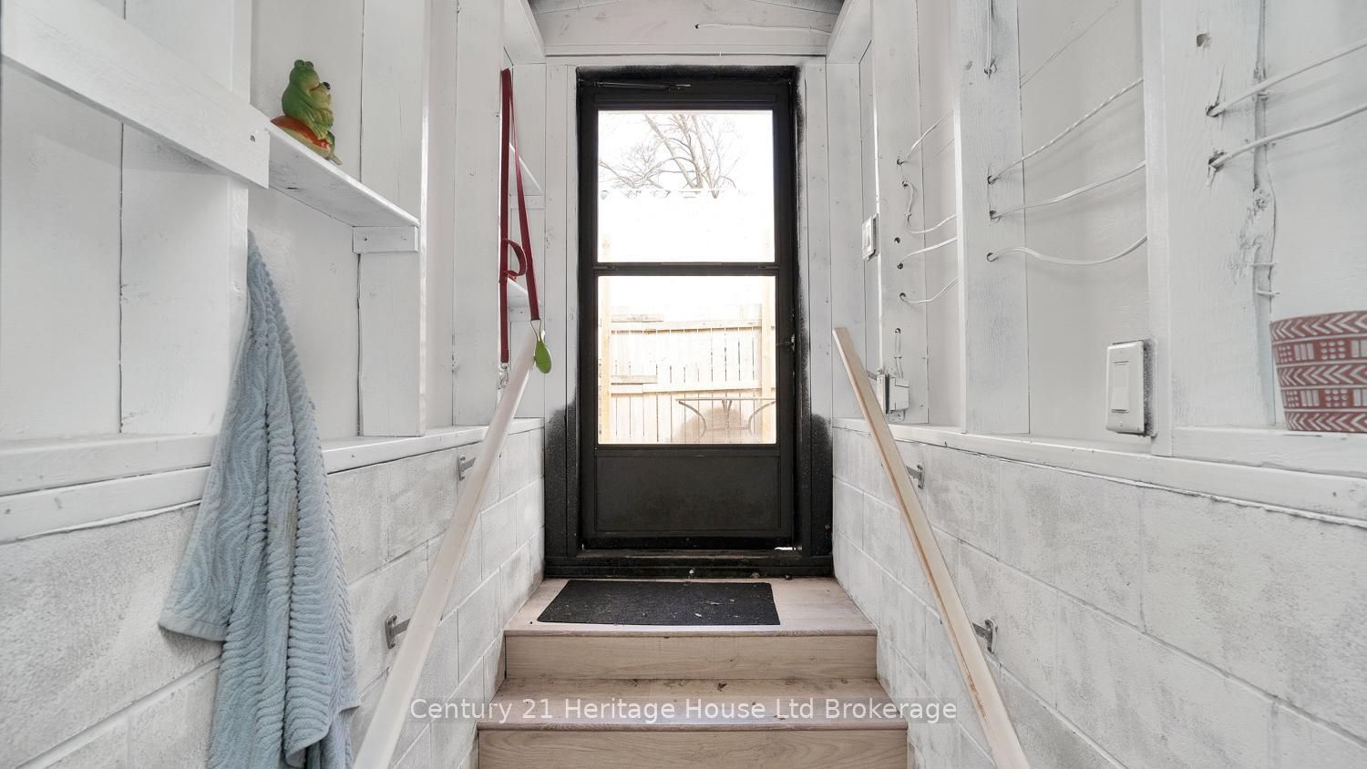117 Wonham Street S Property Photo 24