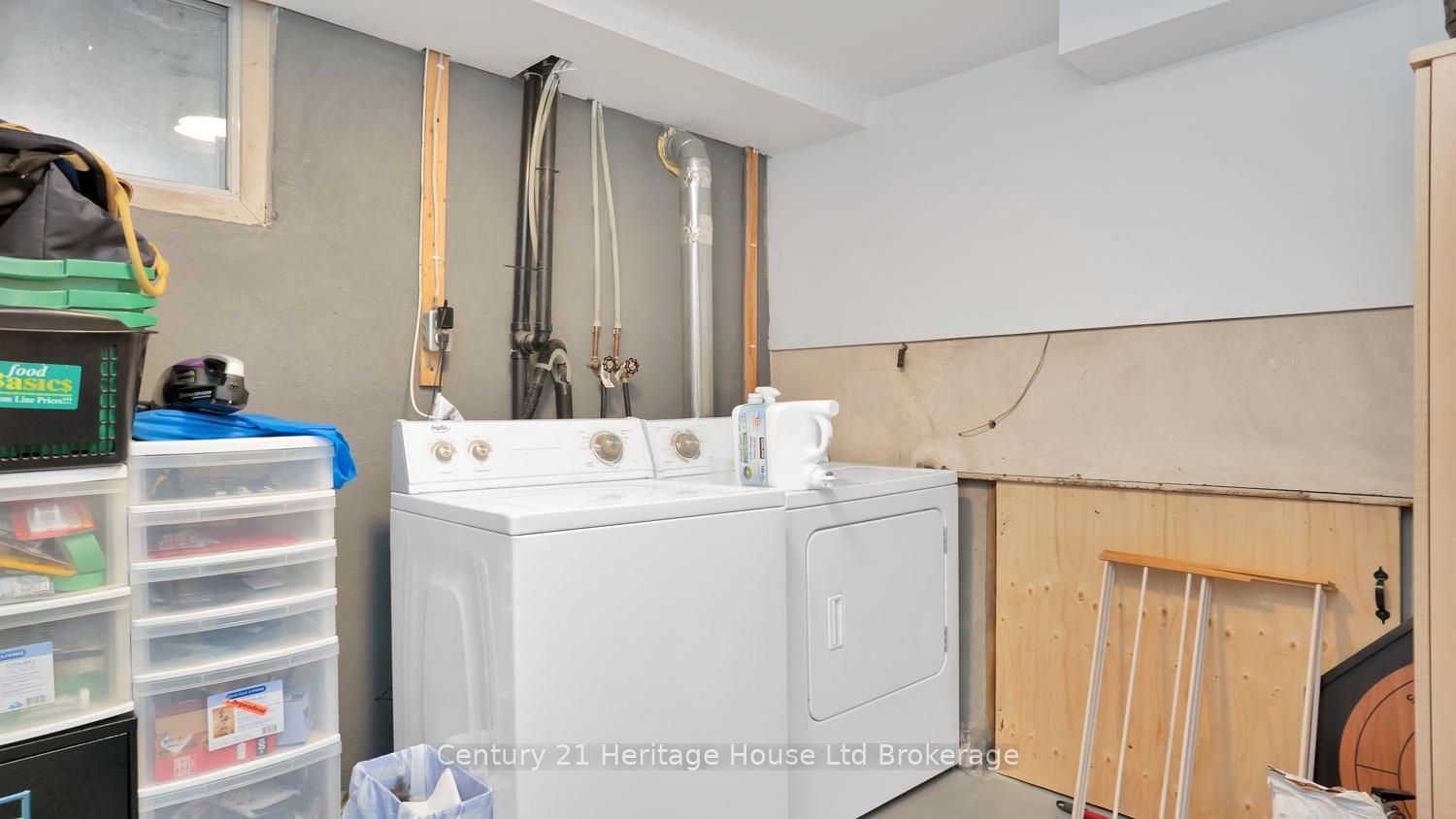 117 Wonham Street S Property Photo 39