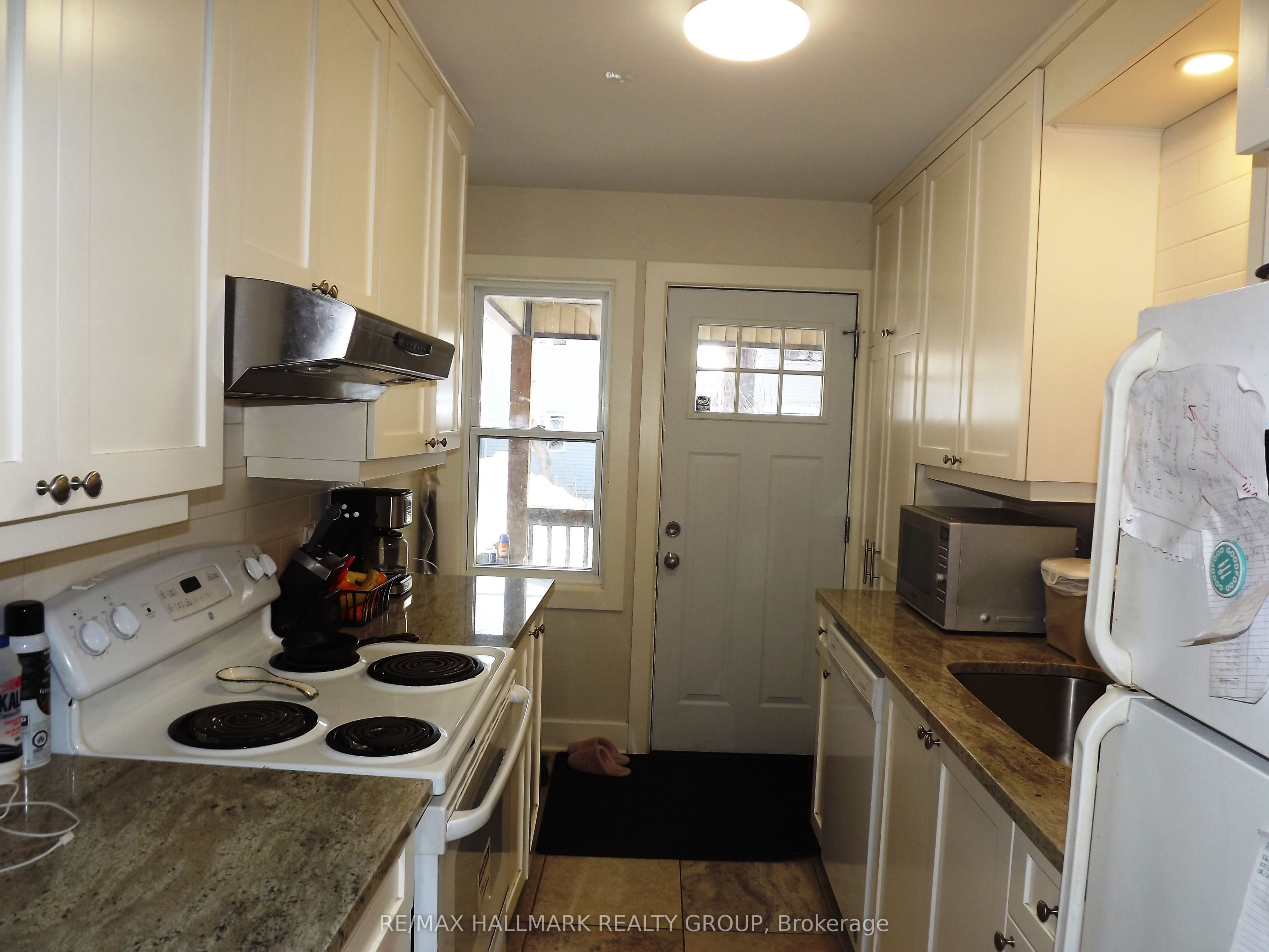 568 Gladstone Avenue Property Photo 5