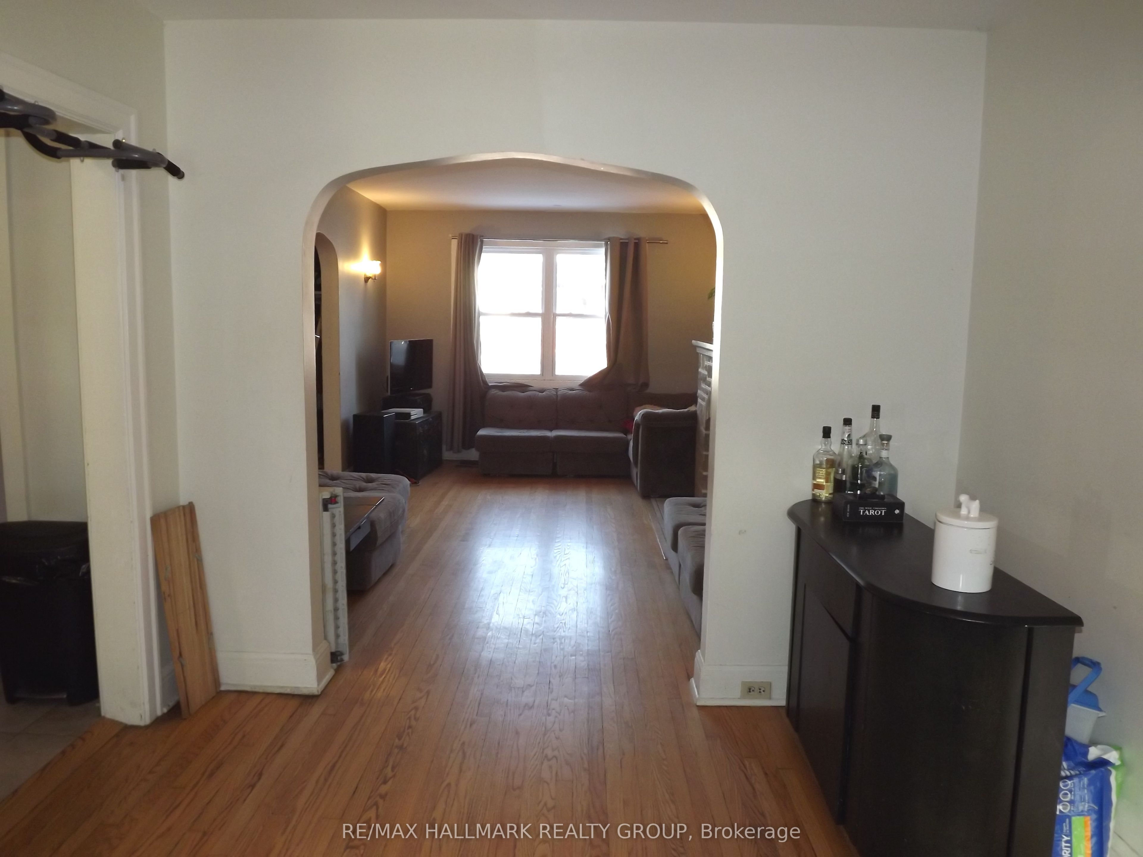 568 Gladstone Avenue Property Photo 8