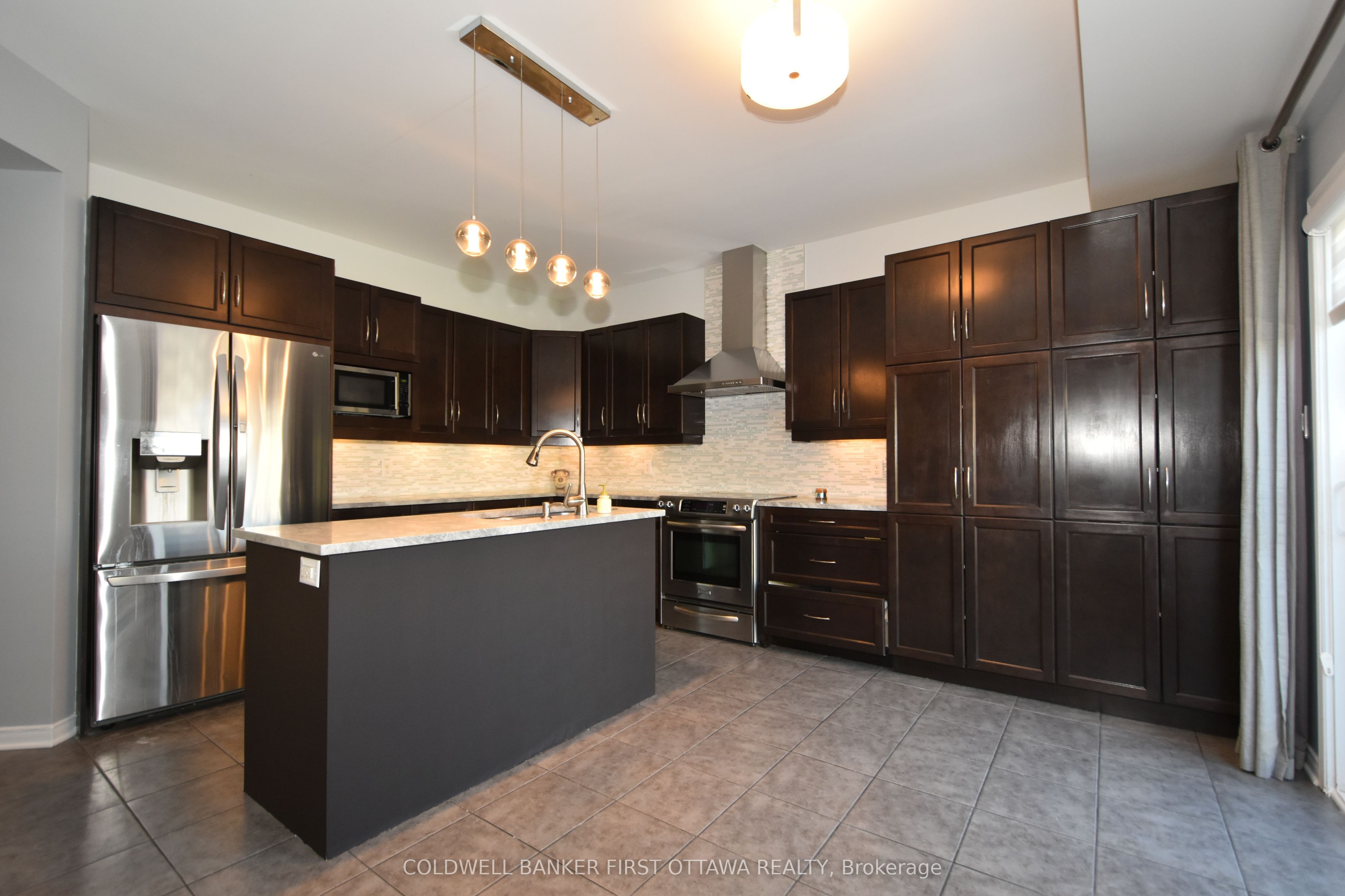 413 Blackleaf Drive Property Photo 7