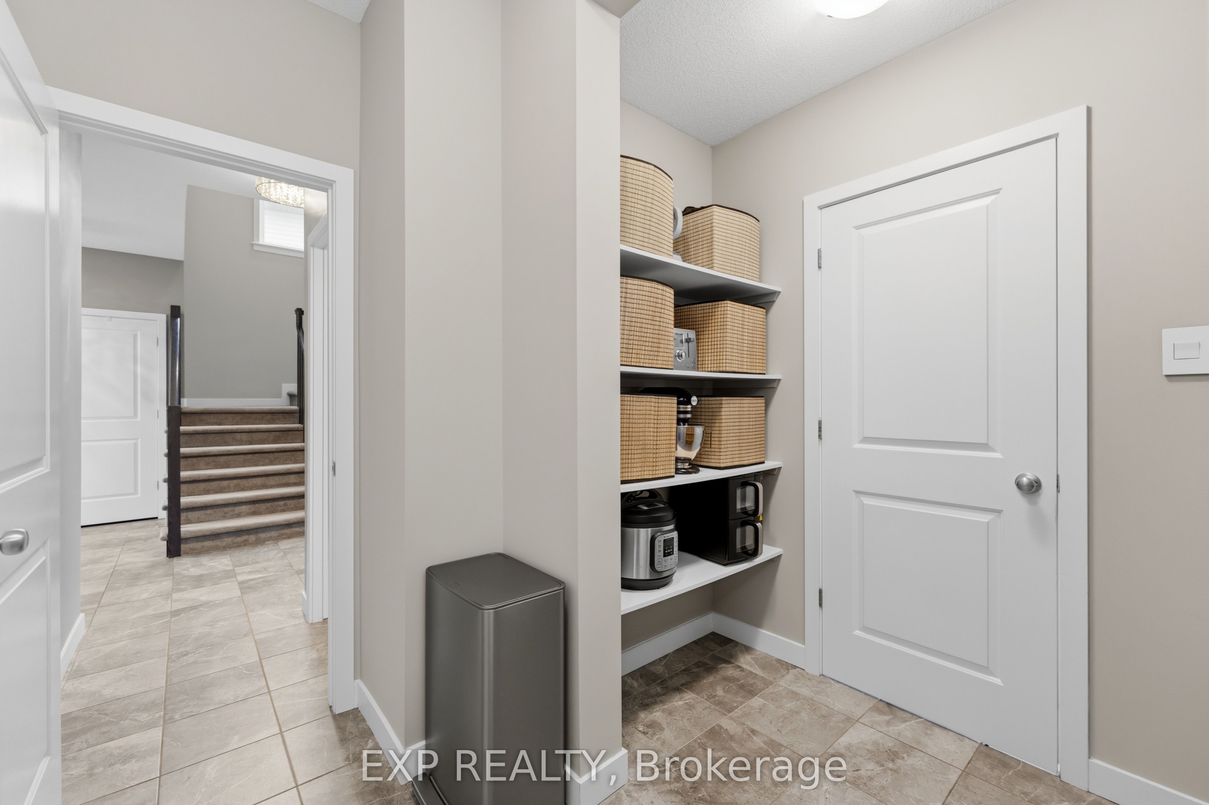 307 Oxer Place Property Photo 7