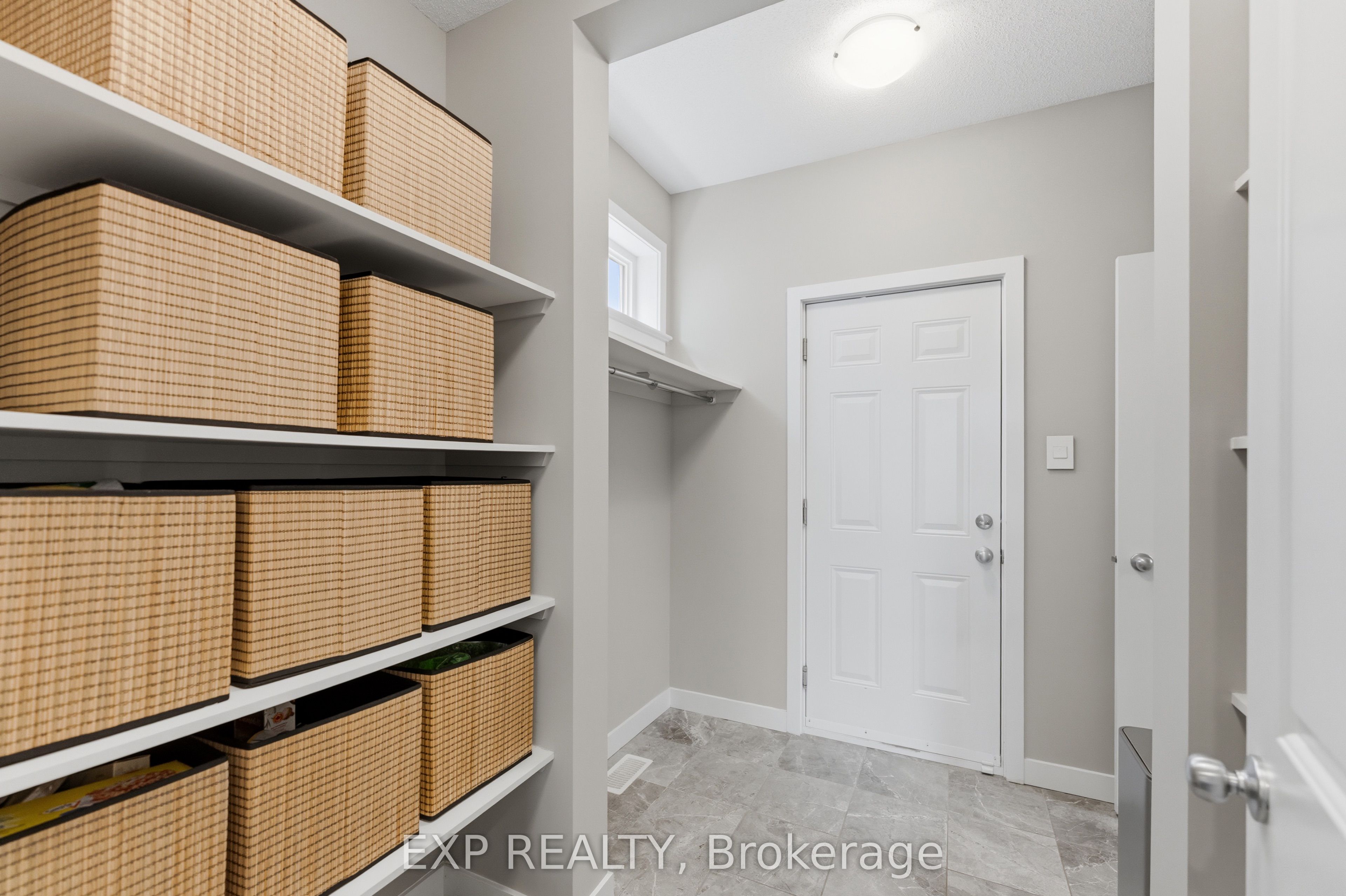307 Oxer Place Property Photo 8