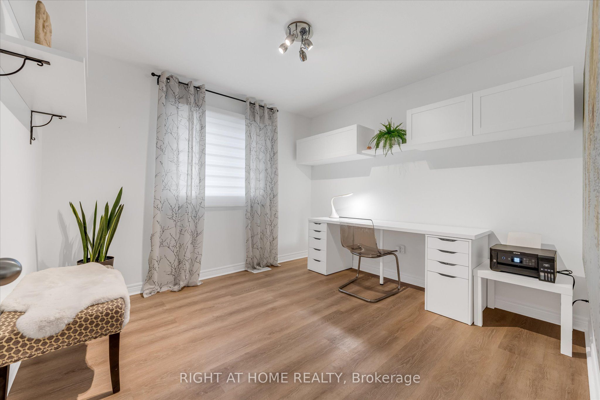 87 Newcombe Road N Property Photo 18
