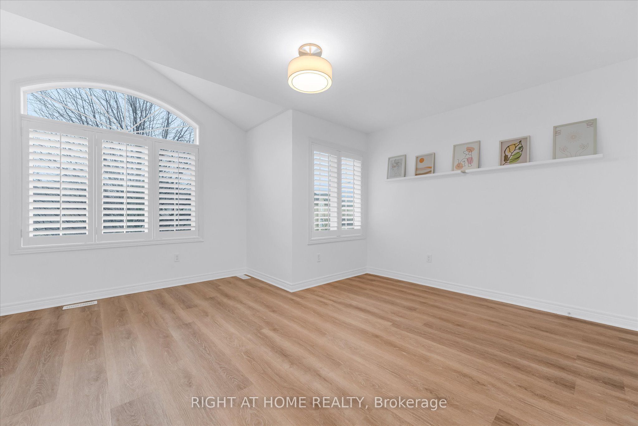 87 Newcombe Road N Property Photo 19