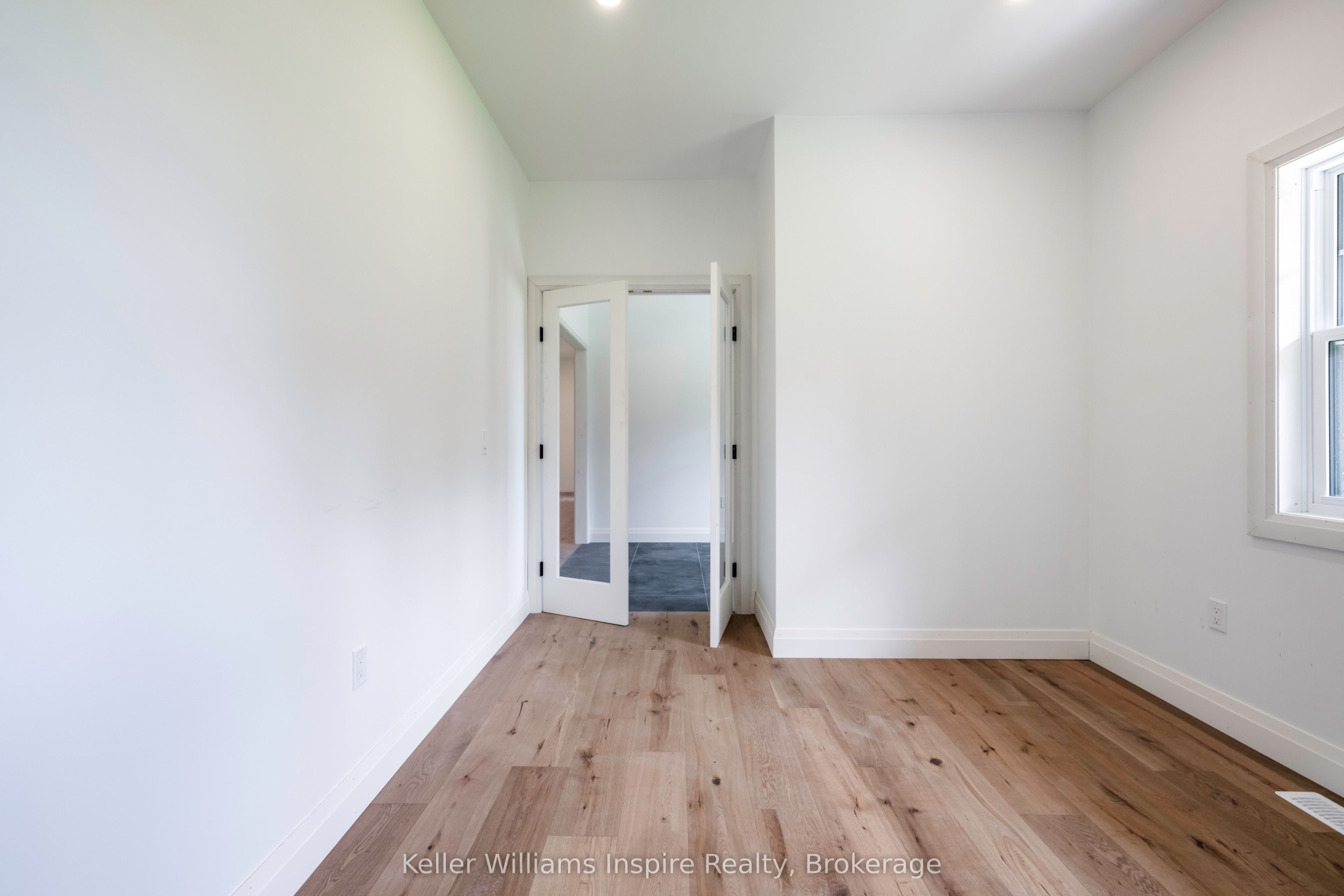 537266 Main Street Property Photo 11