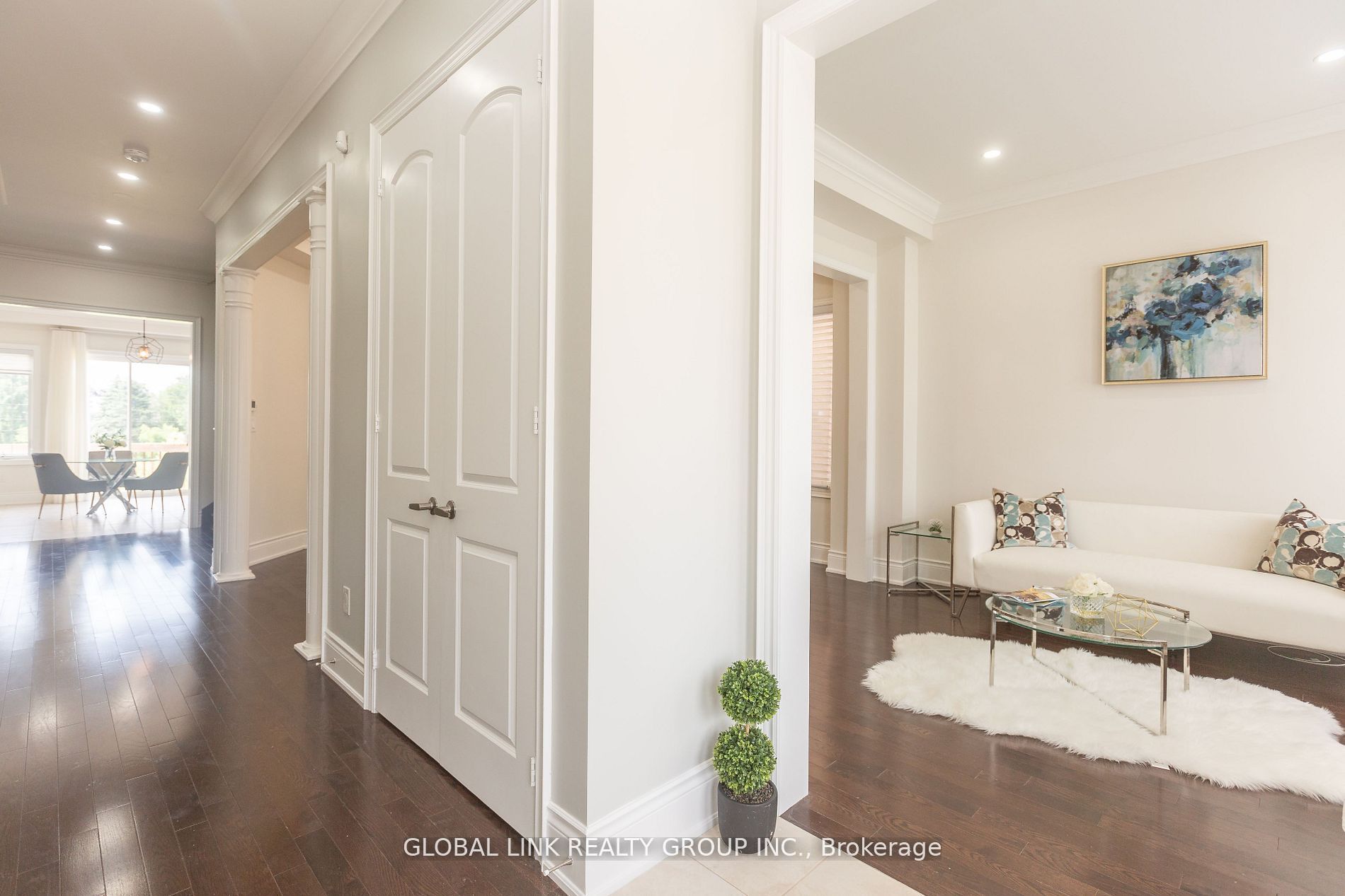 44 Golden Hawk Drive Property Photo 2