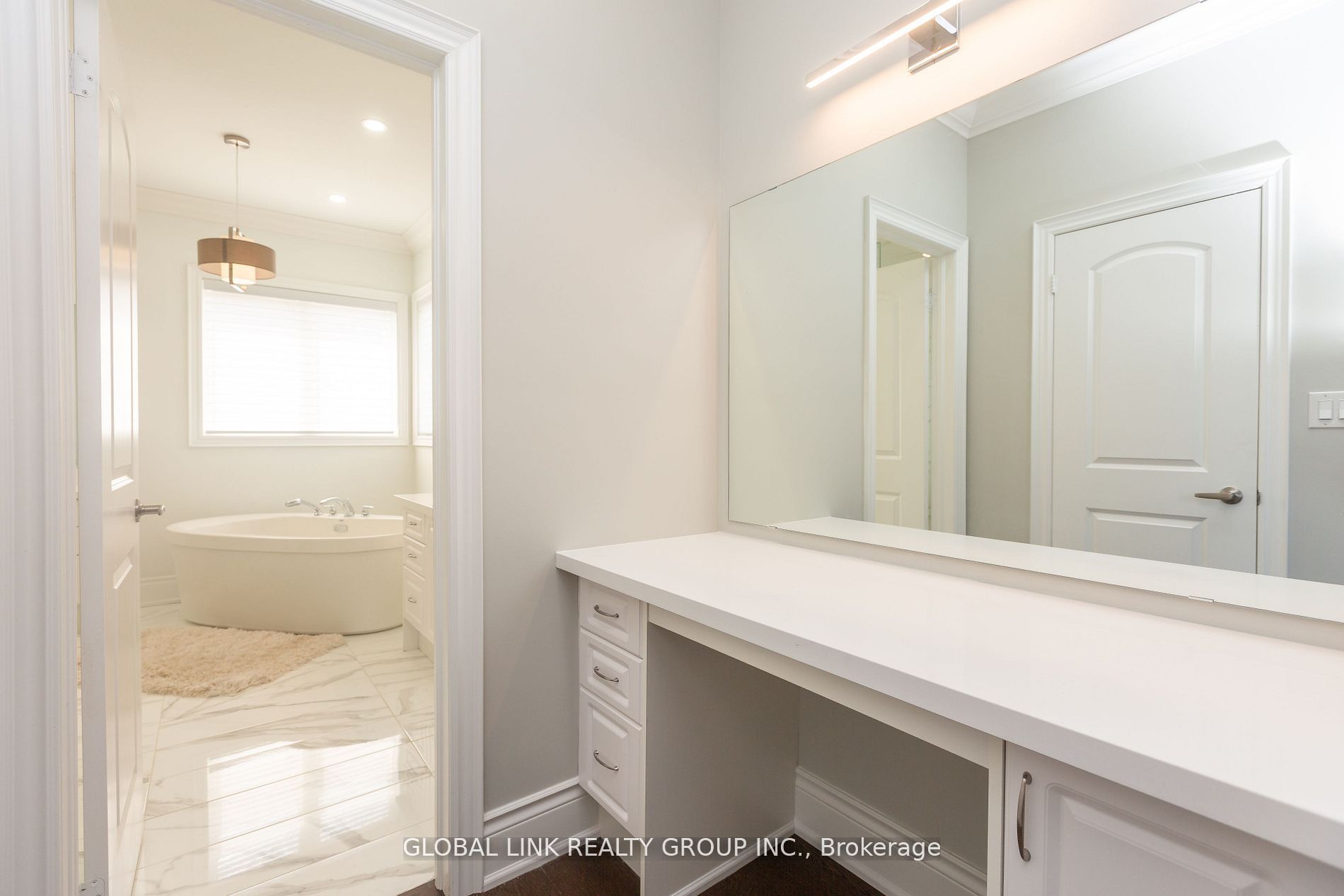 44 Golden Hawk Drive Property Photo 21