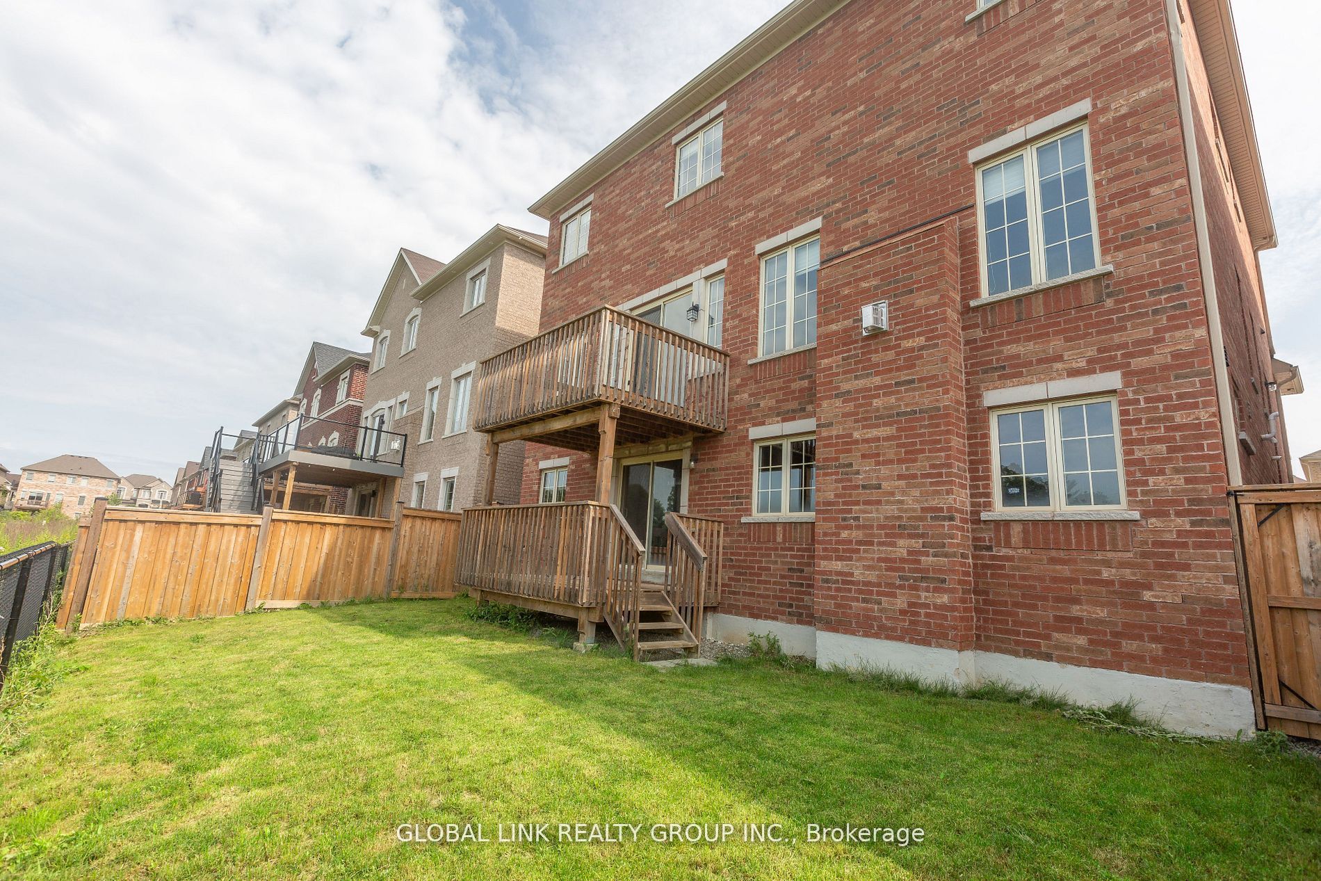 44 Golden Hawk Drive Property Photo 32