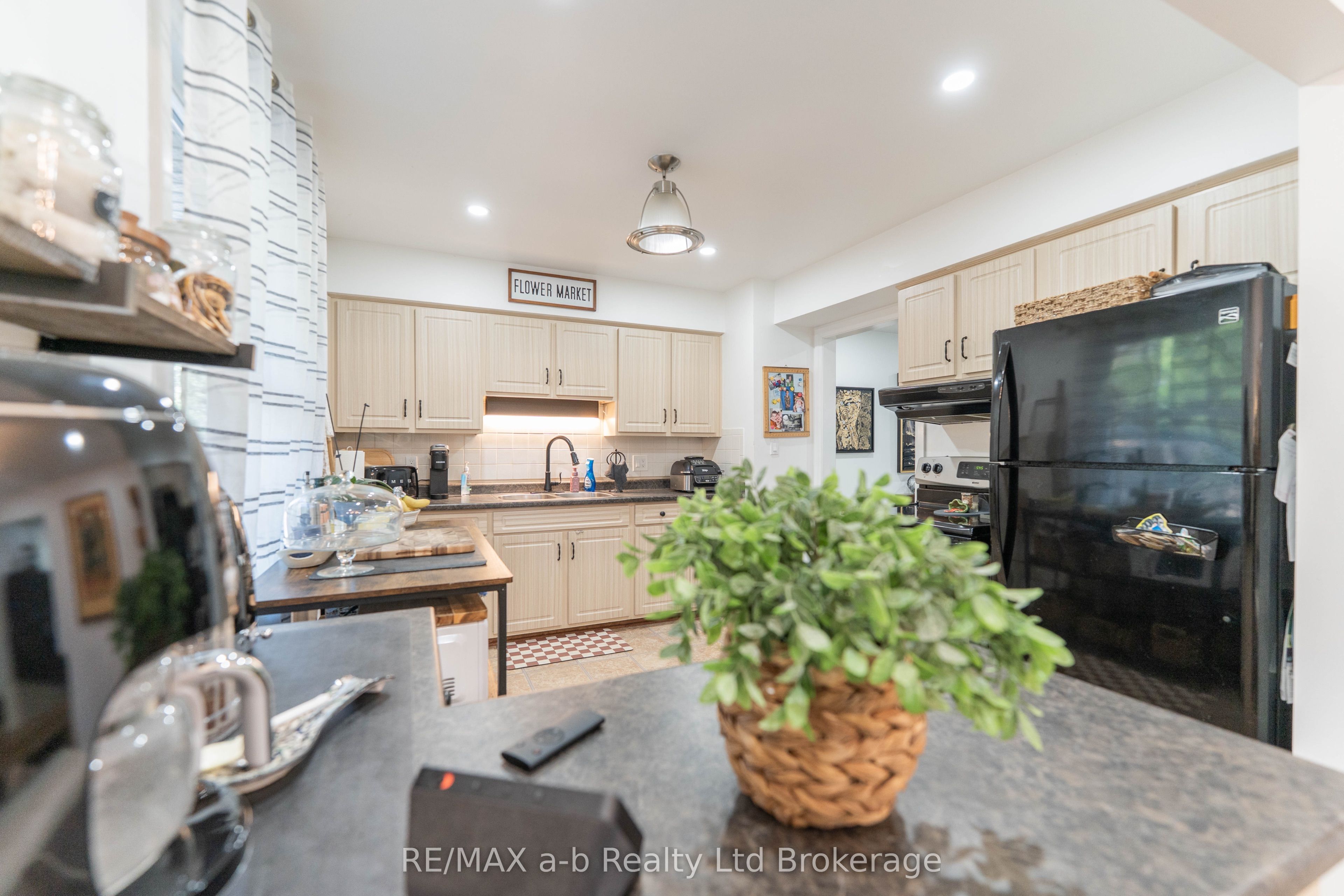 6 Camdon Court Property Photo 10