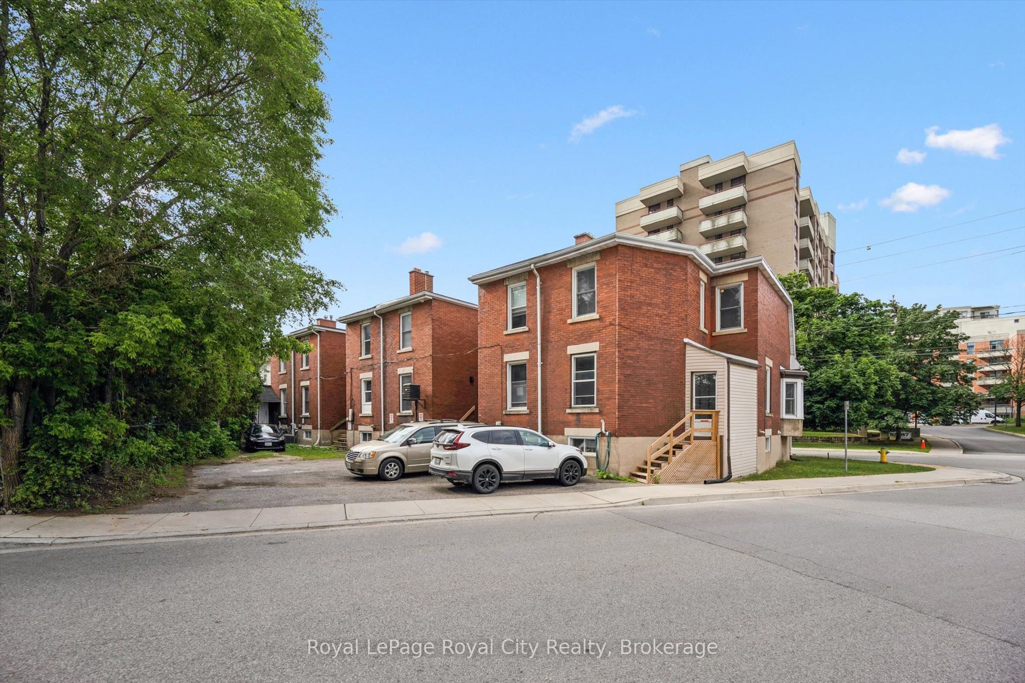 90 Neeve Street Property Photo 37