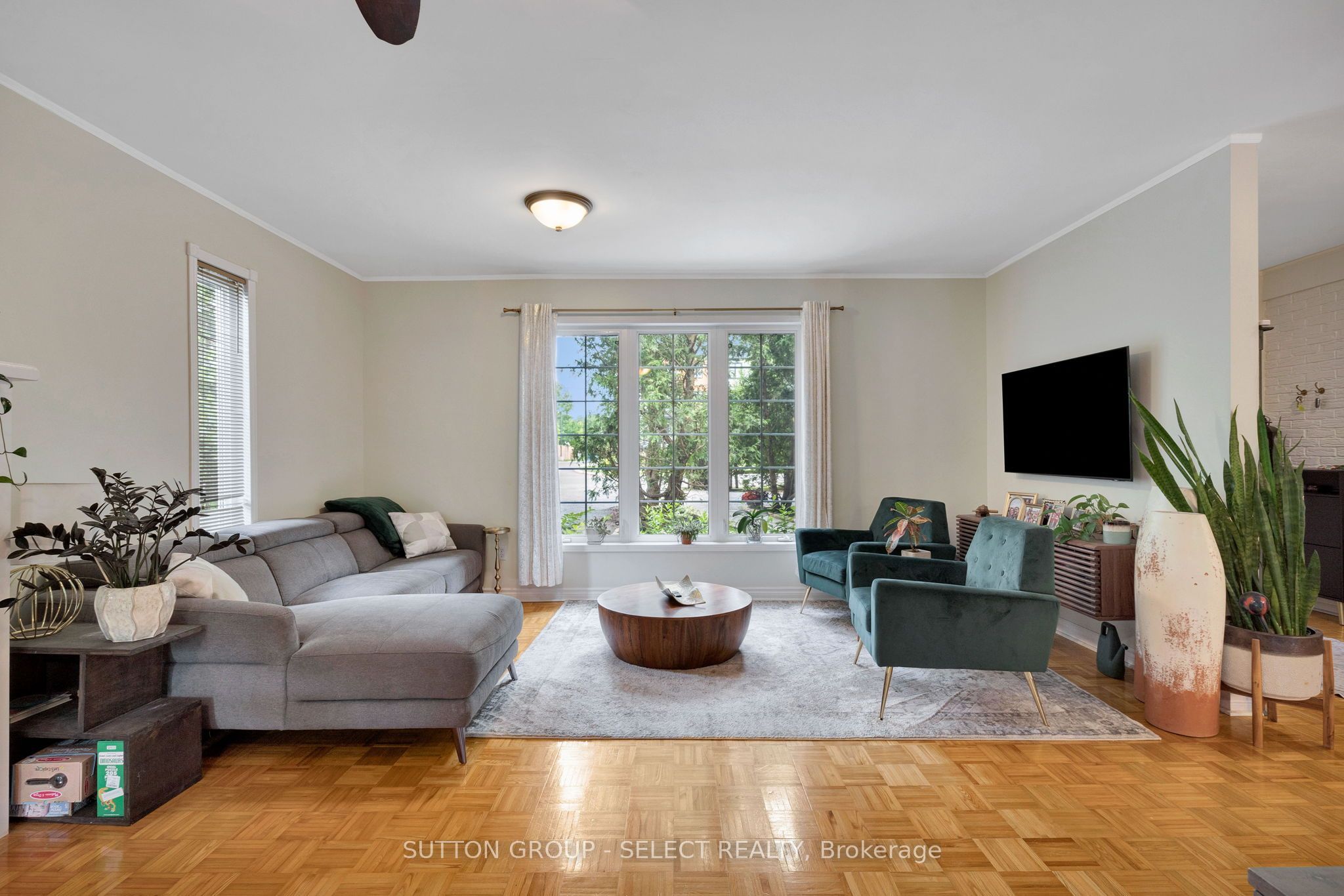 1129 Sunningdale Road E Property Photo 7