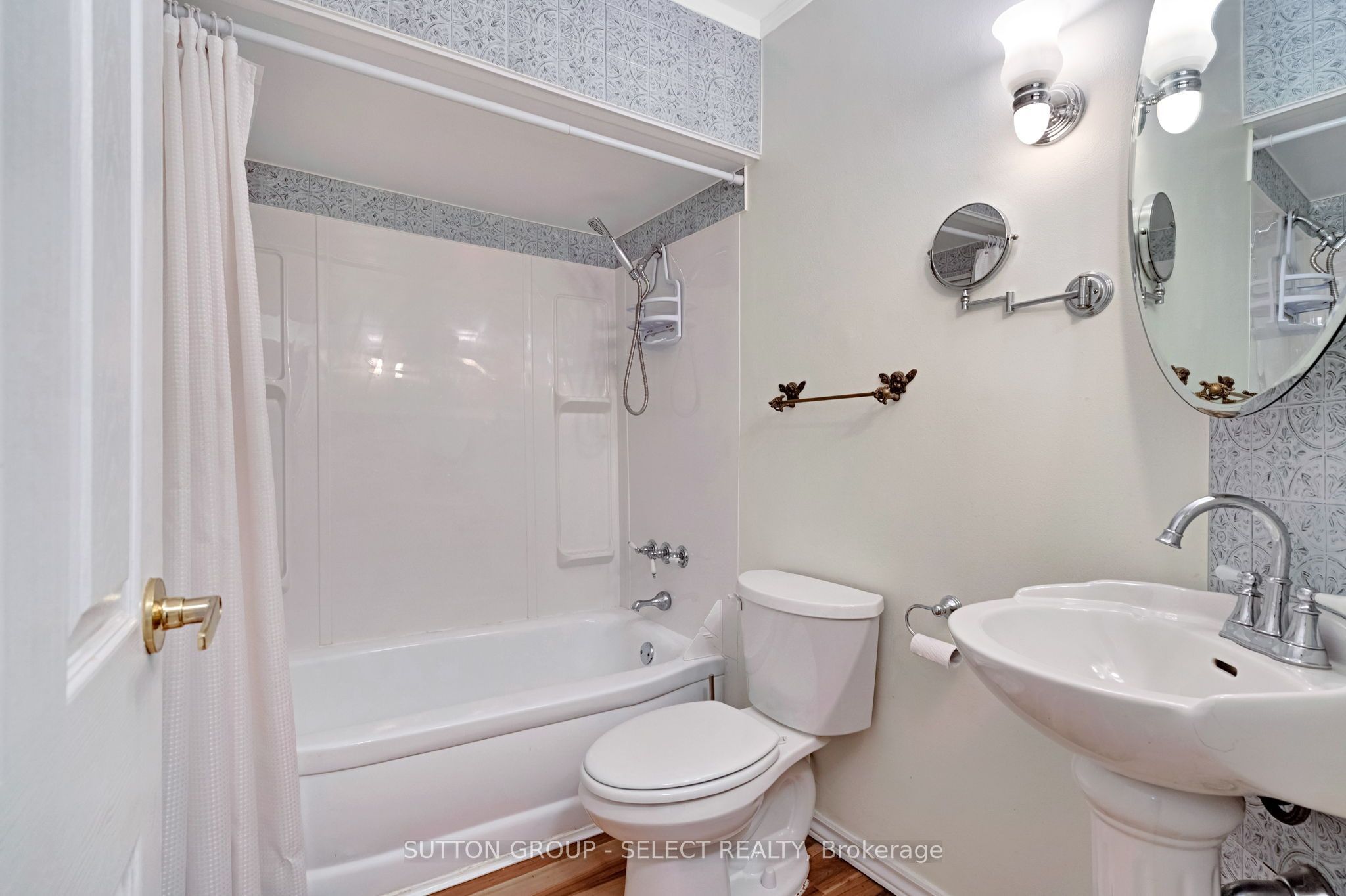 1129 Sunningdale Road E Property Photo 22