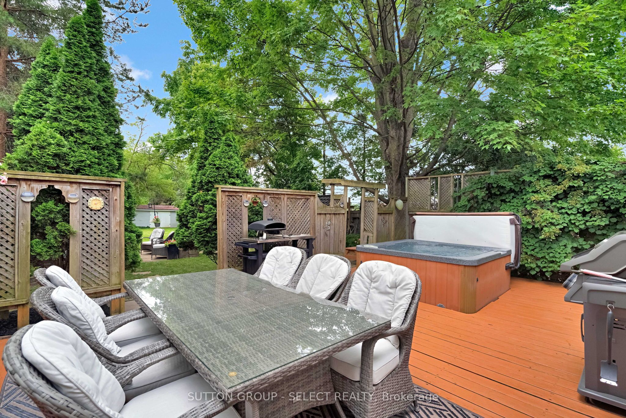 1129 Sunningdale Road E Property Photo 27