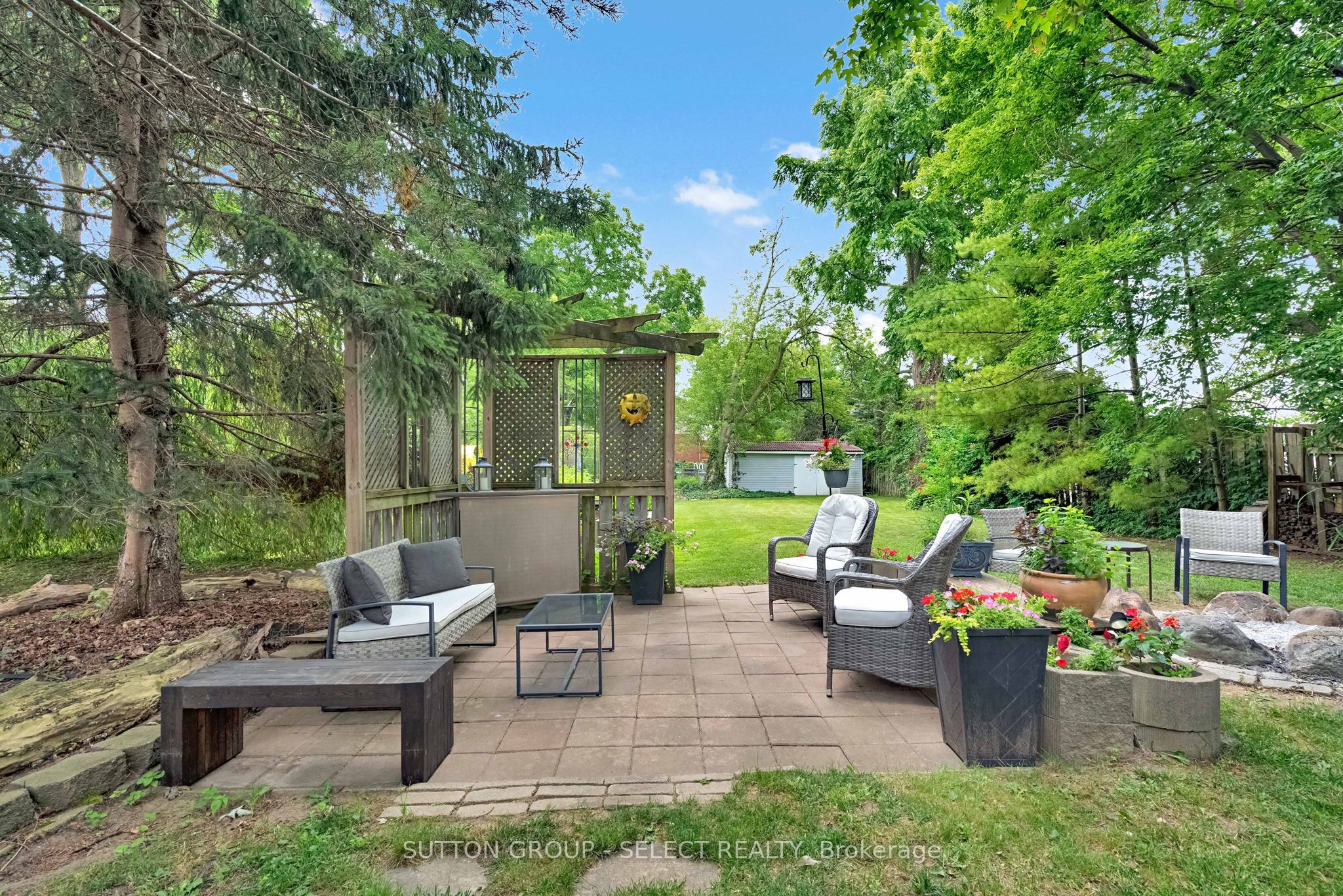 1129 Sunningdale Road E Property Photo 28