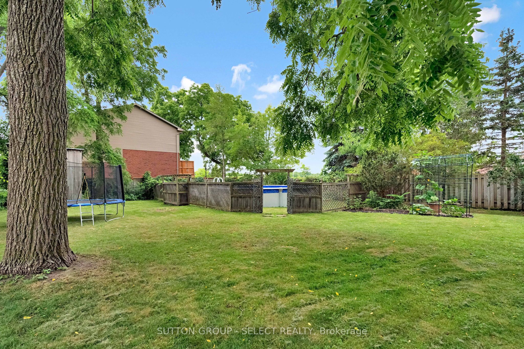 1129 Sunningdale Road E Property Photo 33