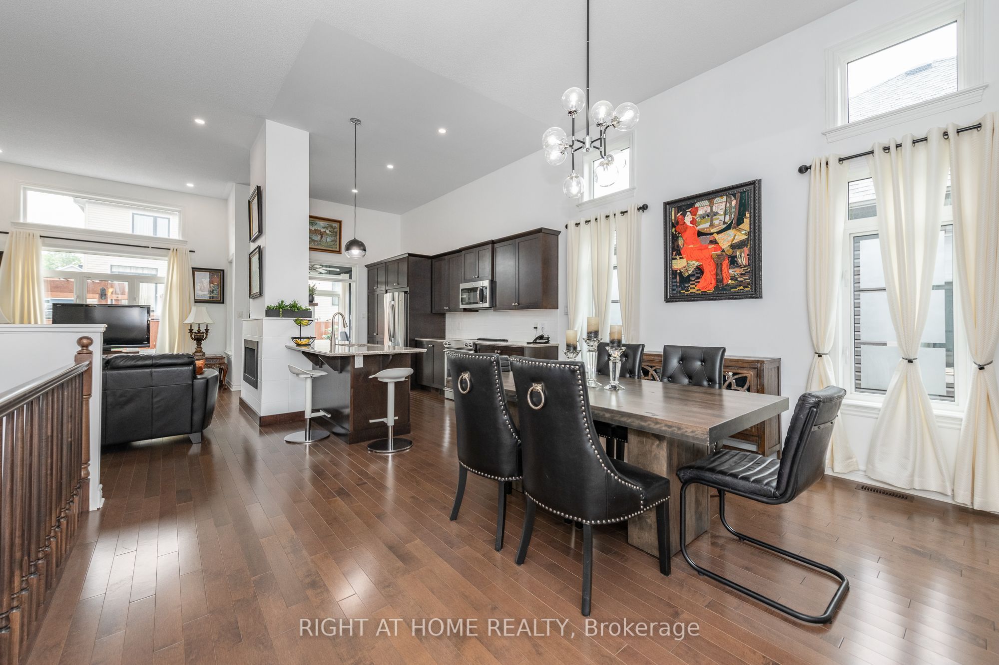 238 De L'etang Street Property Photo 8