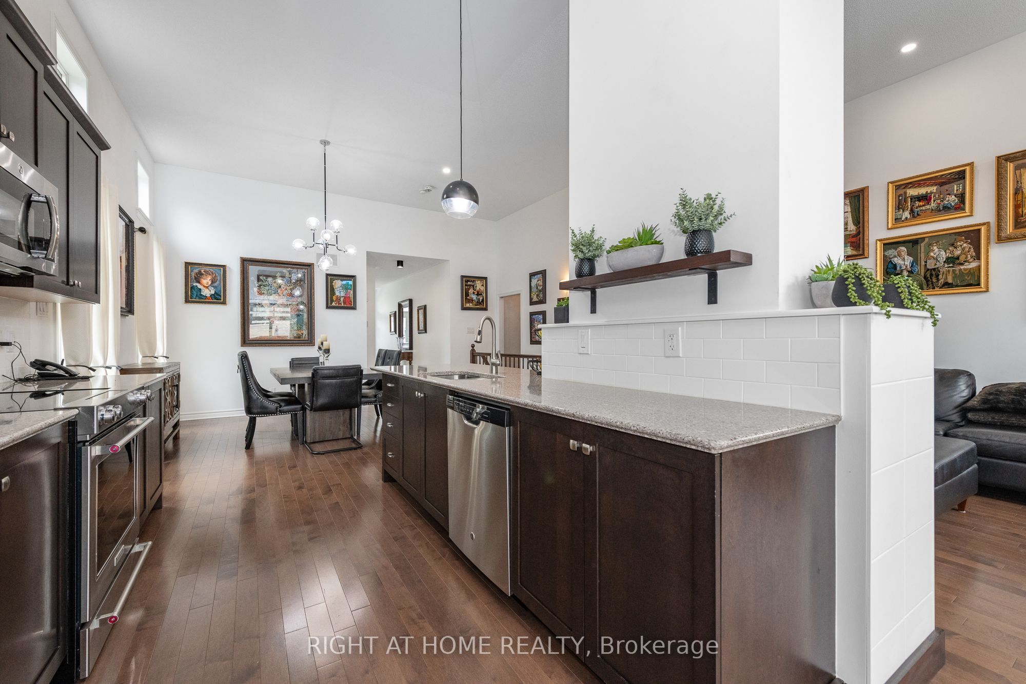 238 De L'etang Street Property Photo 15