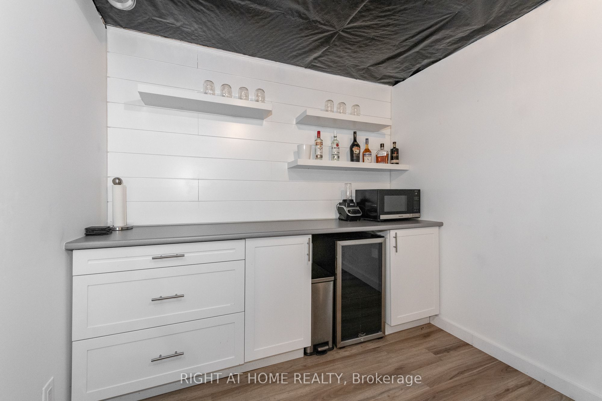 238 De L'etang Street Property Photo 35
