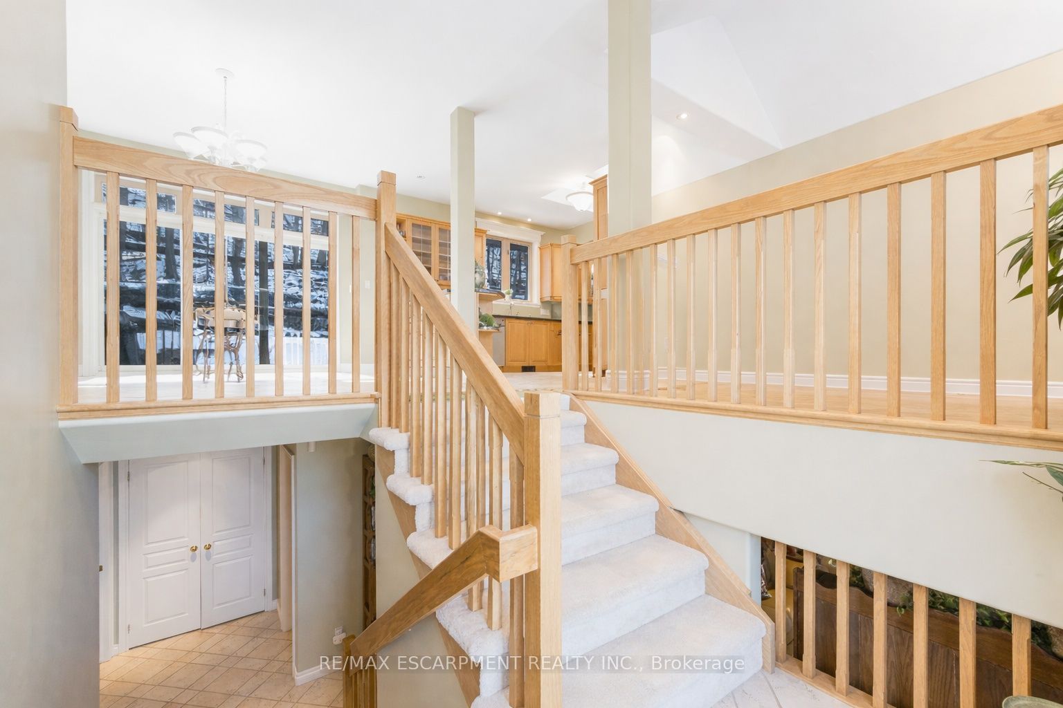130 Dorchester Drive Property Photo 3