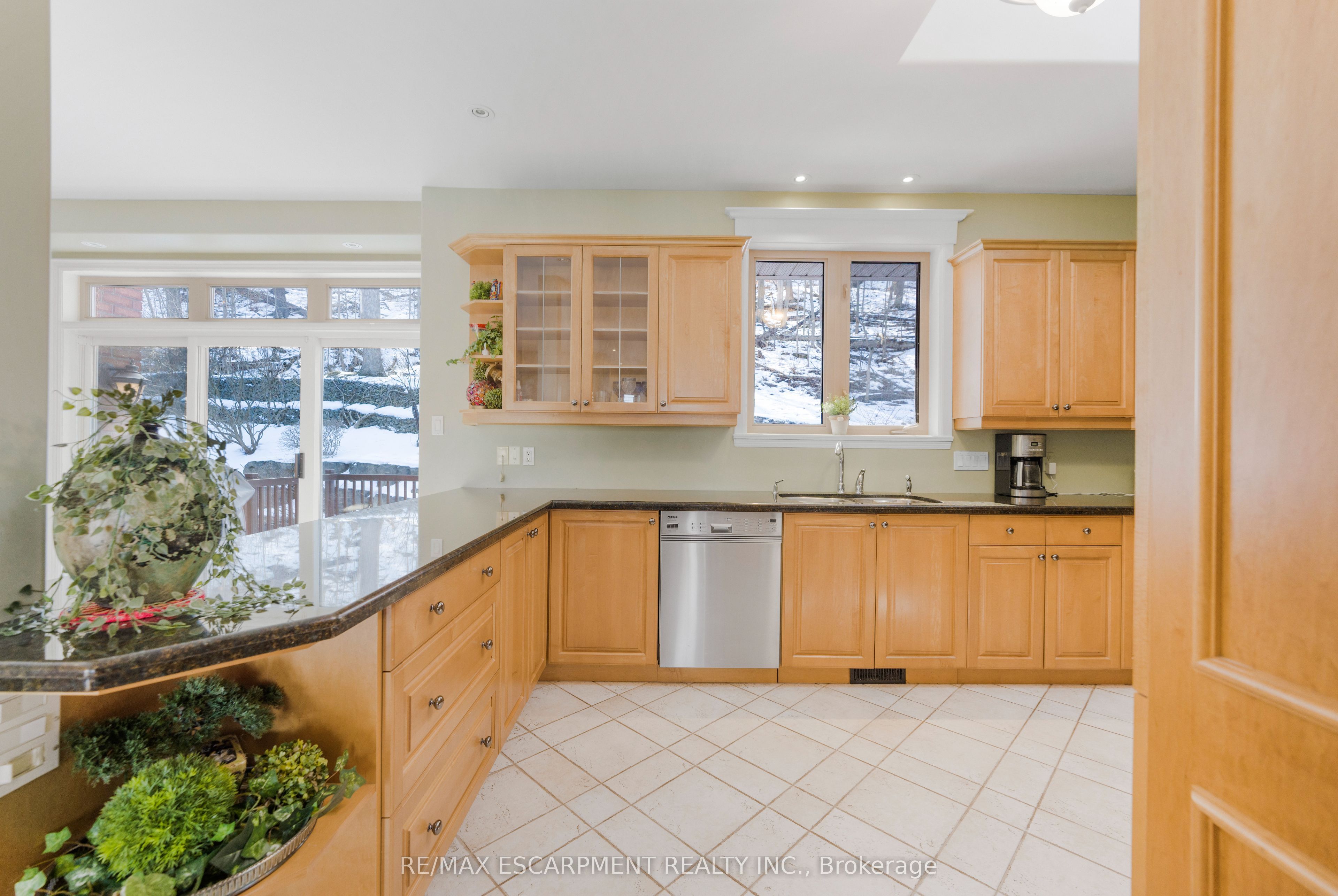 130 Dorchester Drive Property Photo 7