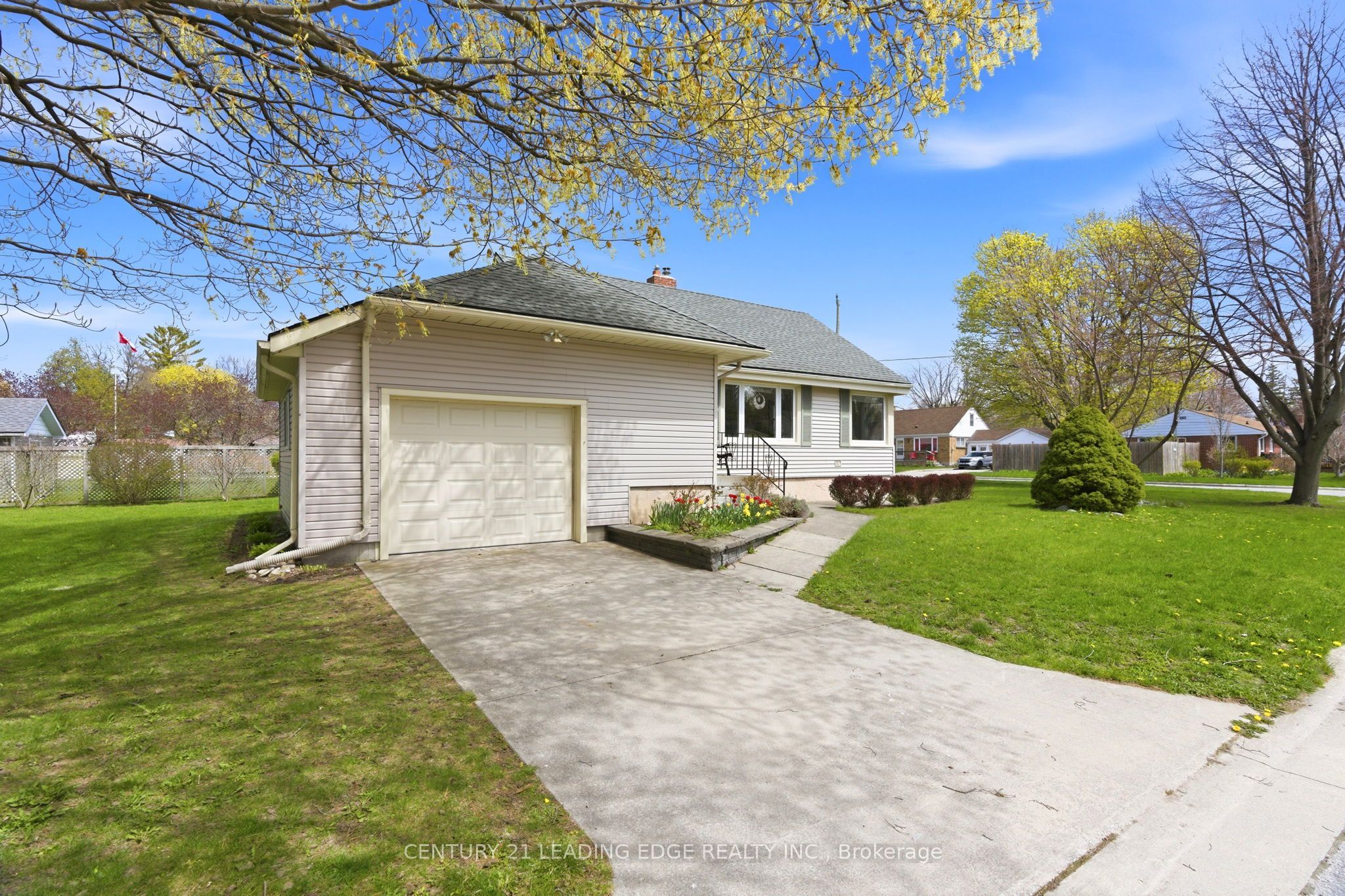 160 Widder Street Property Photo 3