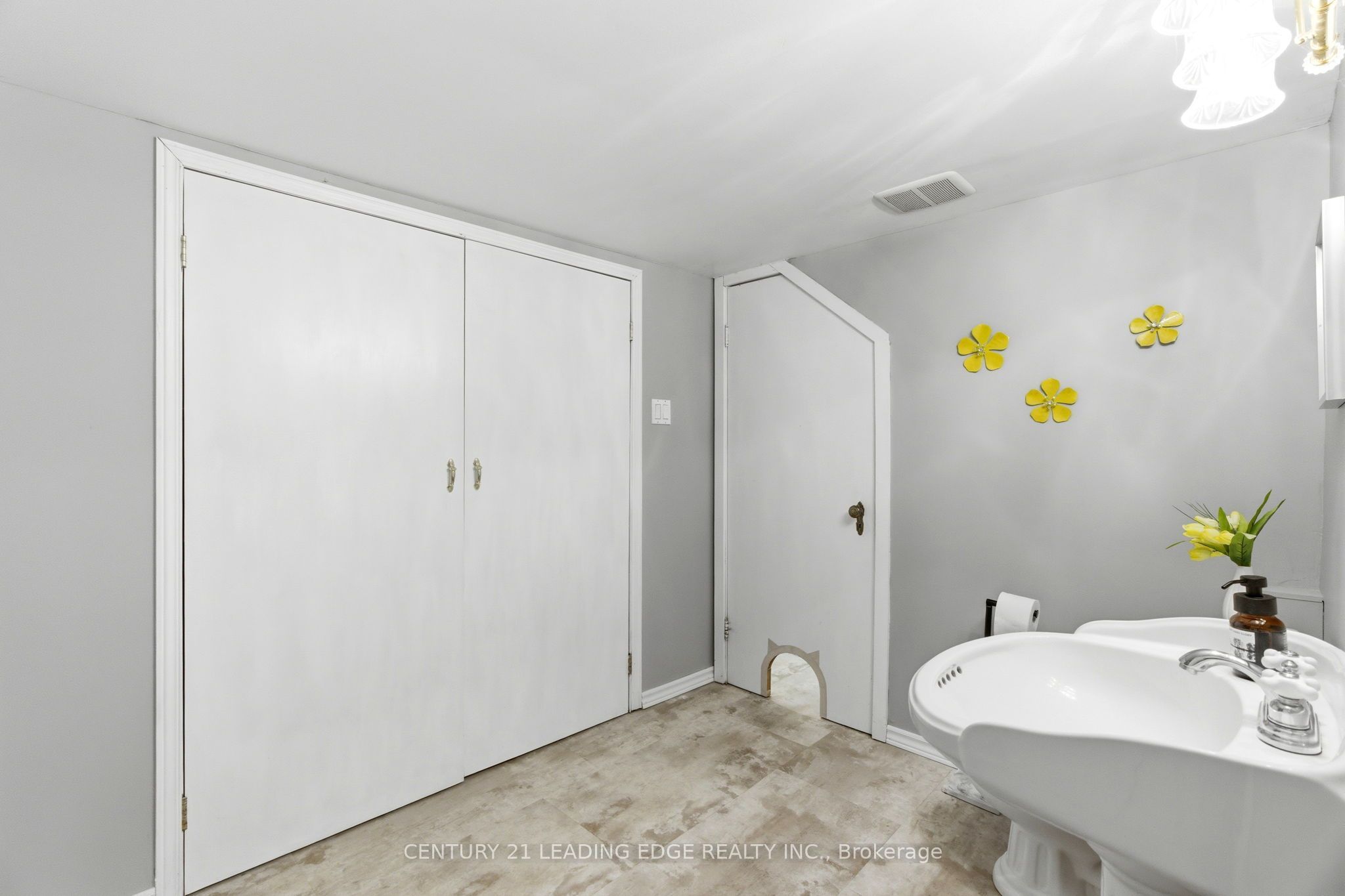 160 Widder Street Property Photo 31