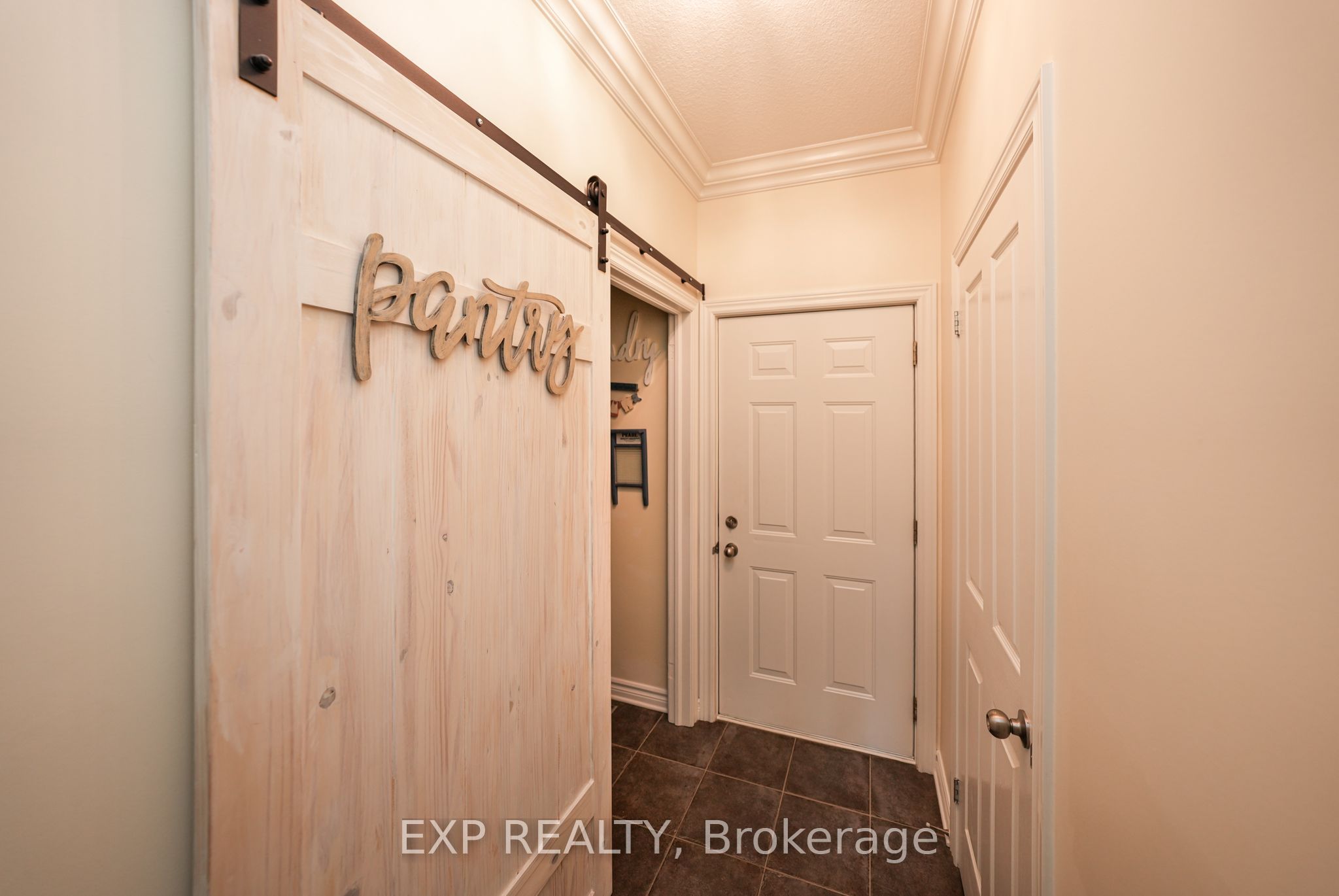 71817 Sunridge Crescent Property Photo 13