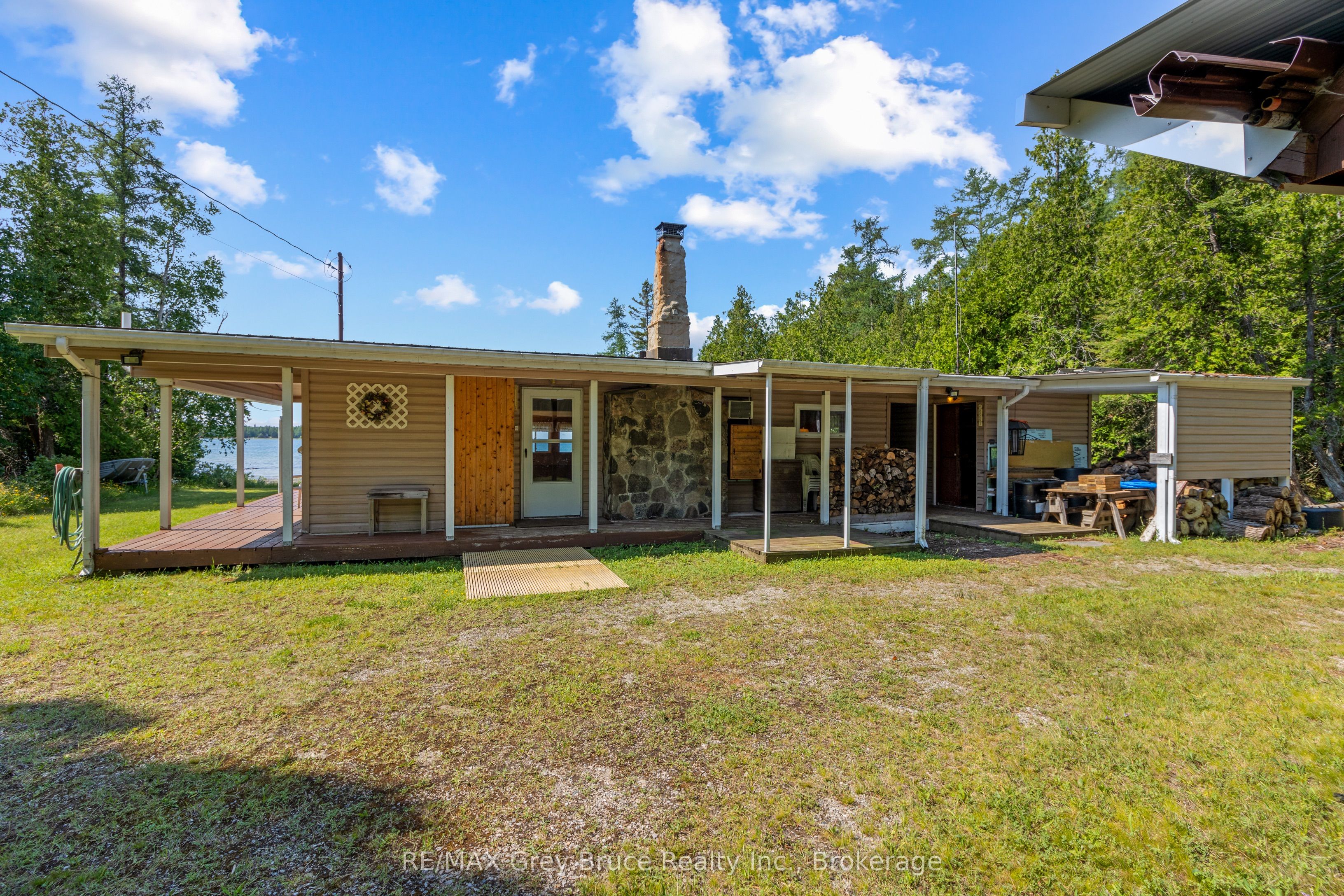 626 Warner Bay Road Property Photo 6