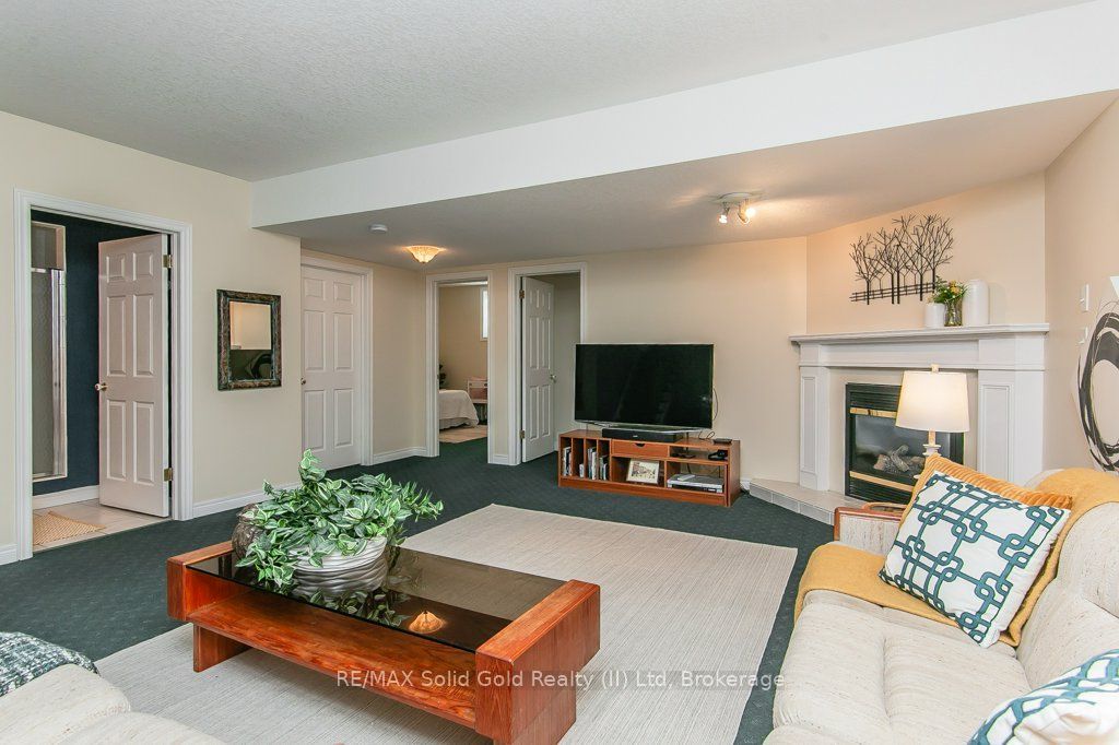 77 Lawrence Street Property Photo 32
