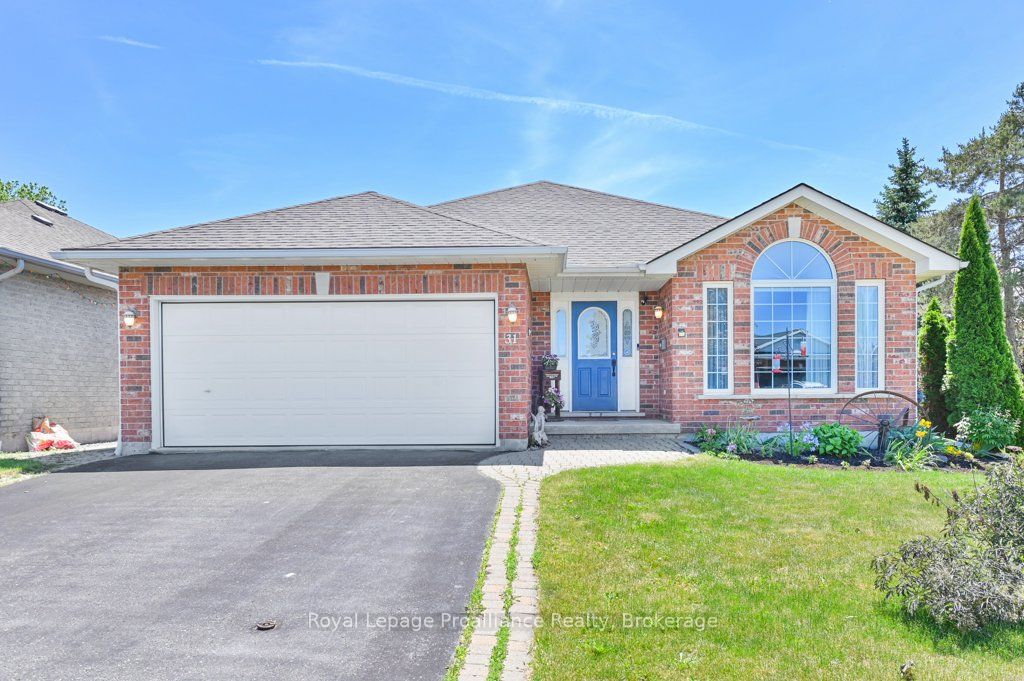 31 Hemlock Crescent Property Photo 1