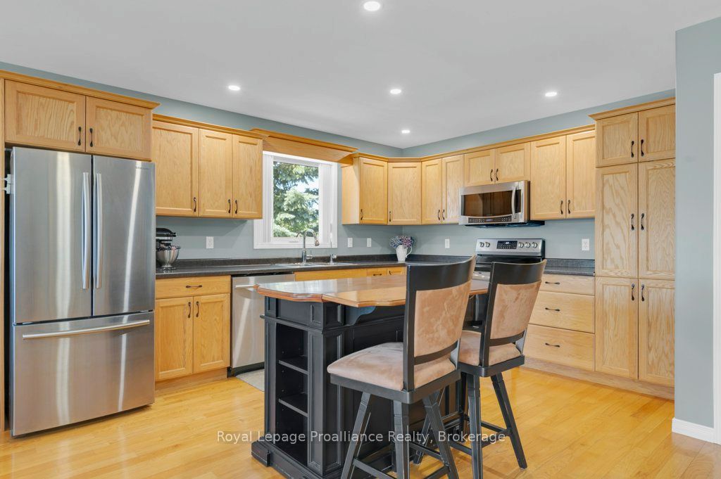 31 Hemlock Crescent Property Photo 10