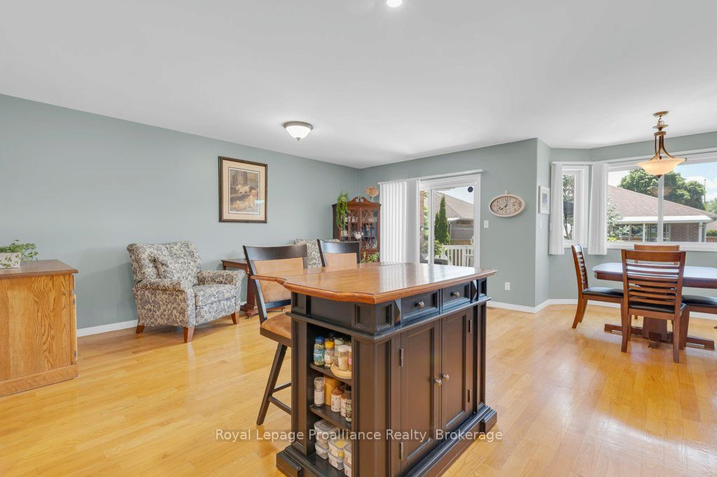 31 Hemlock Crescent Property Photo 11