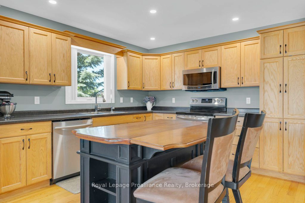 31 Hemlock Crescent Property Photo 13