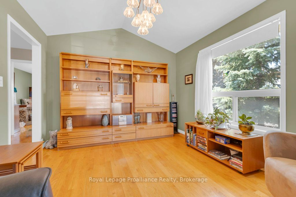 31 Hemlock Crescent Property Photo 17